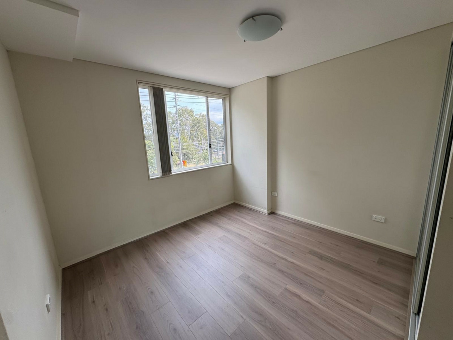 2/111 Railway Terrace — photo 5 of 12
