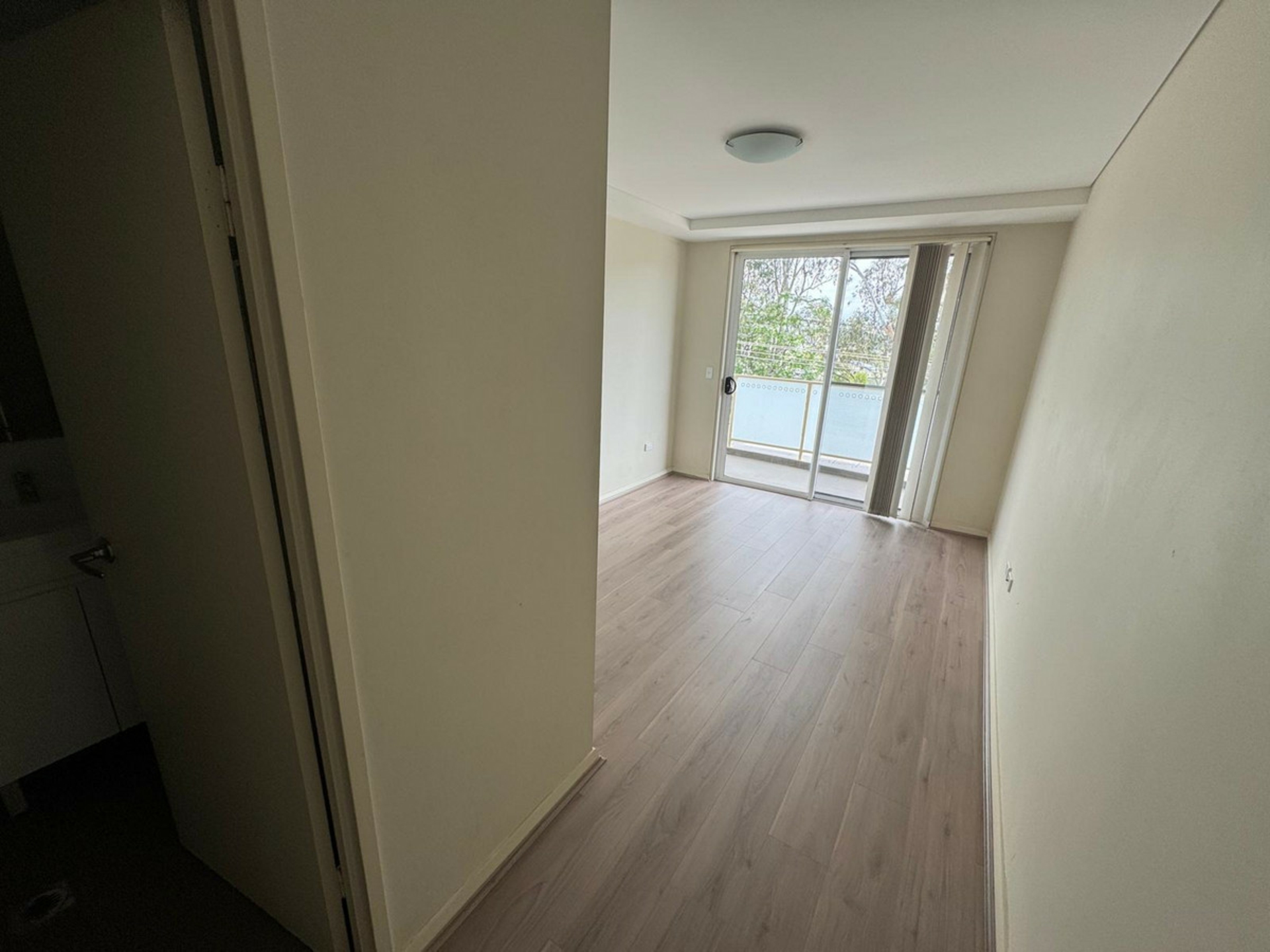 2/111 Railway Terrace — photo 7 of 12
