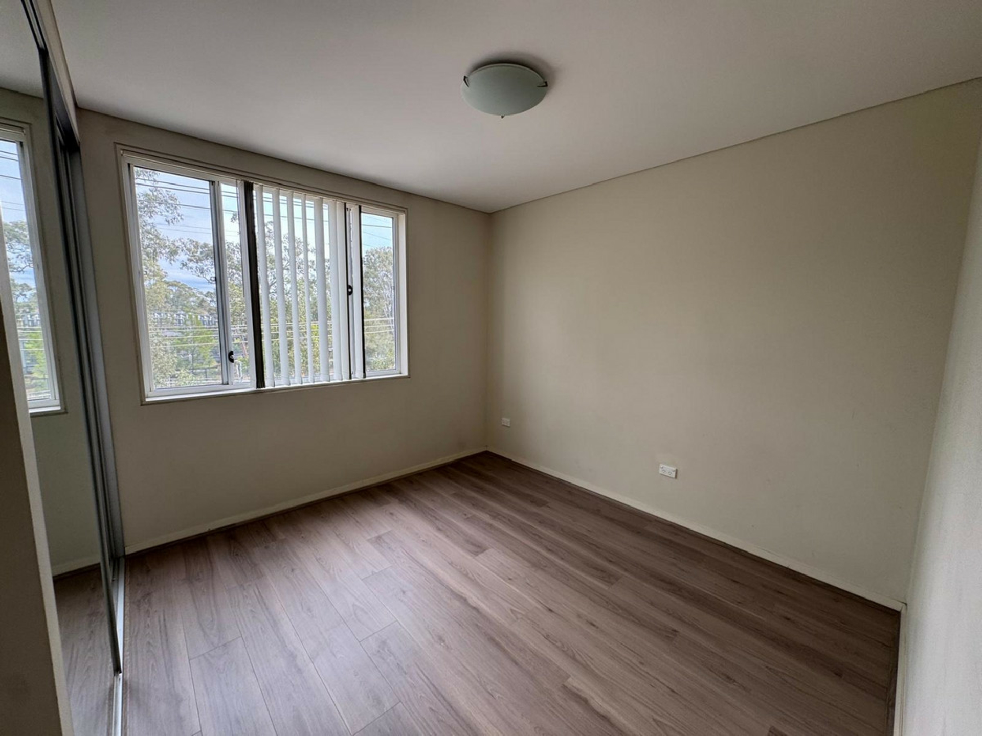 2/111 Railway Terrace — photo 8 of 12