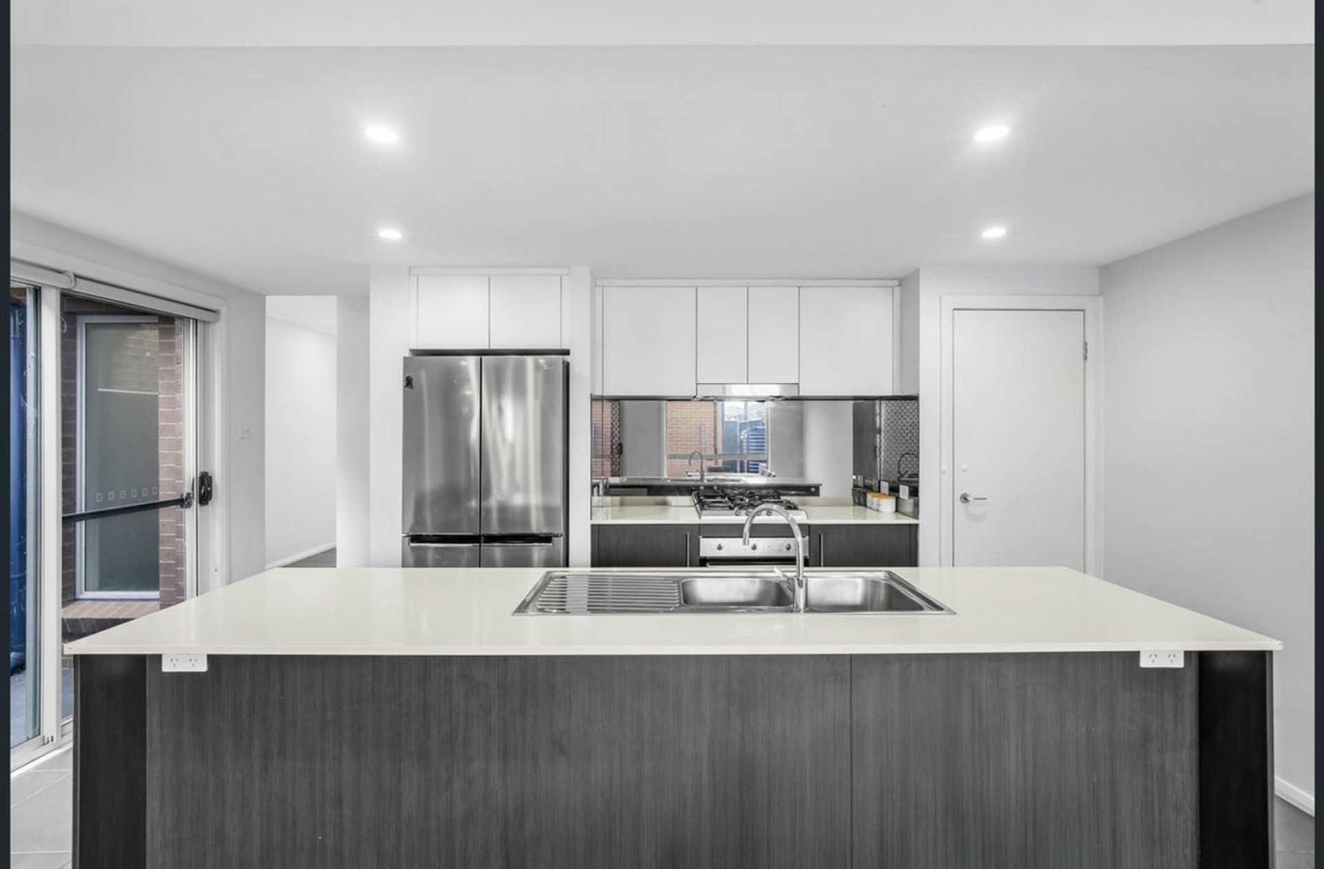 2E Cassinia Avenue — photo 2 of 12