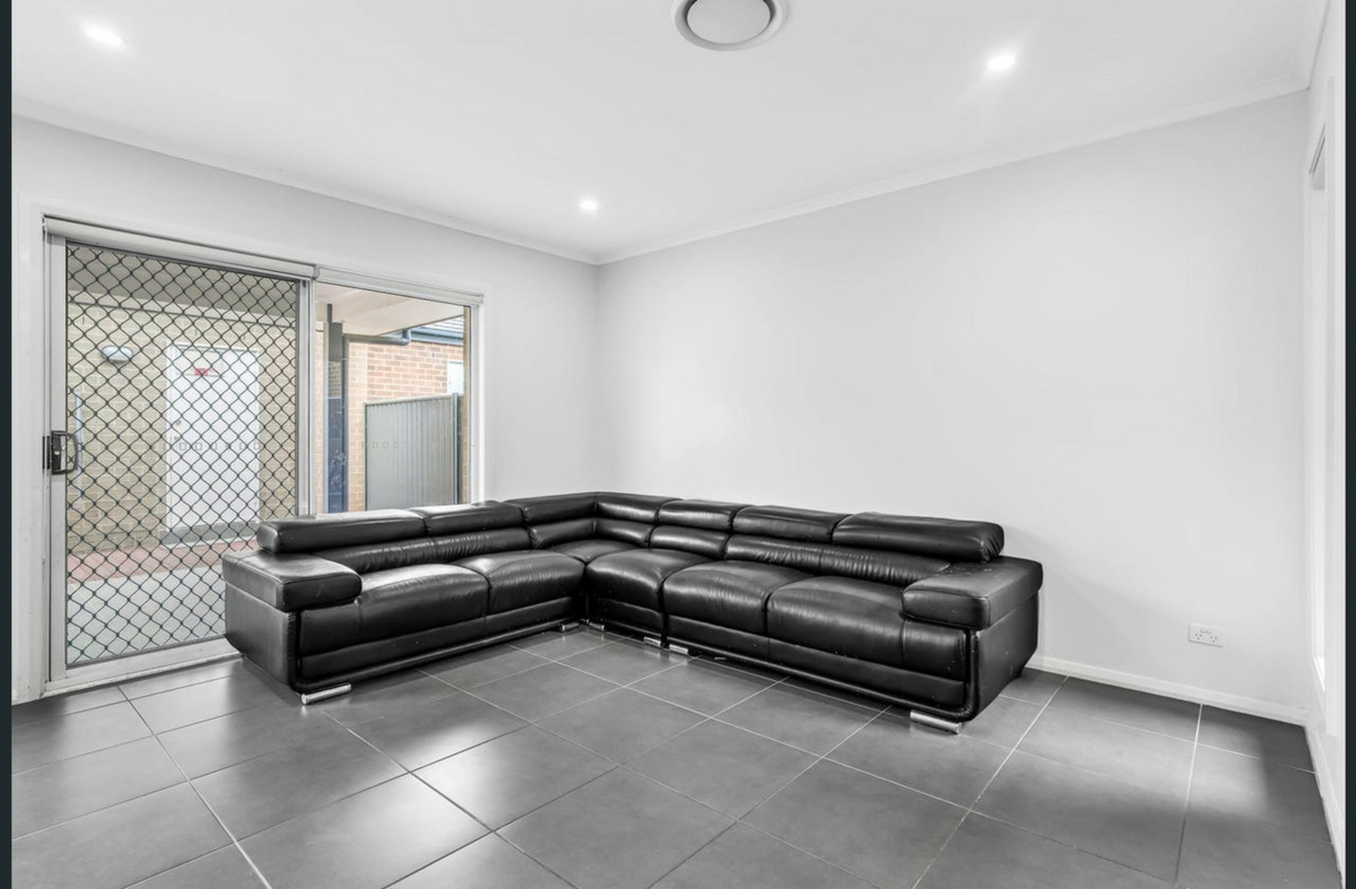 2E Cassinia Avenue — photo 4 of 12