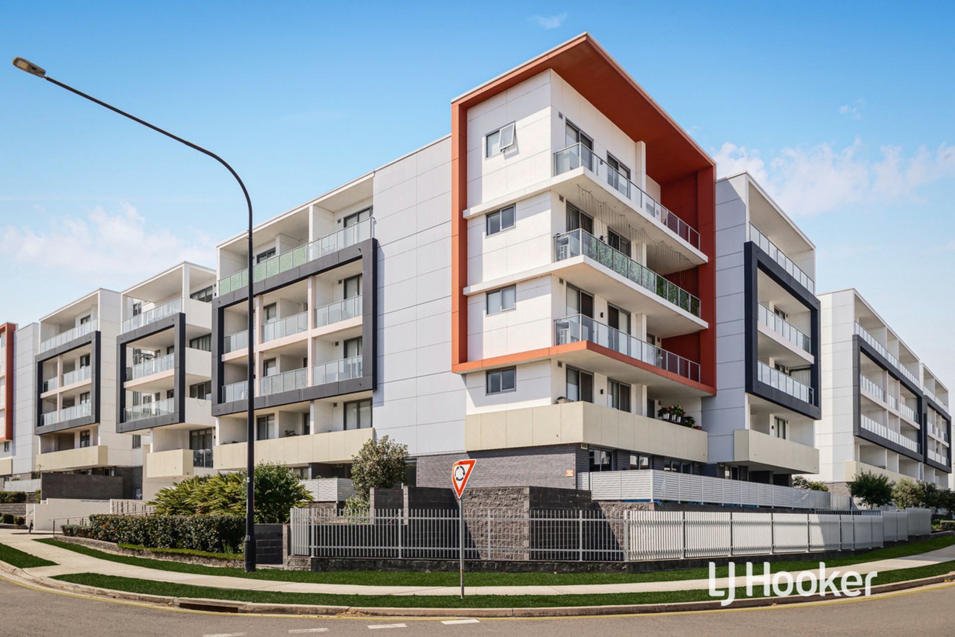 206/7 Manchester Drive — photo from LJ Hooker Schofields | Riverstone
