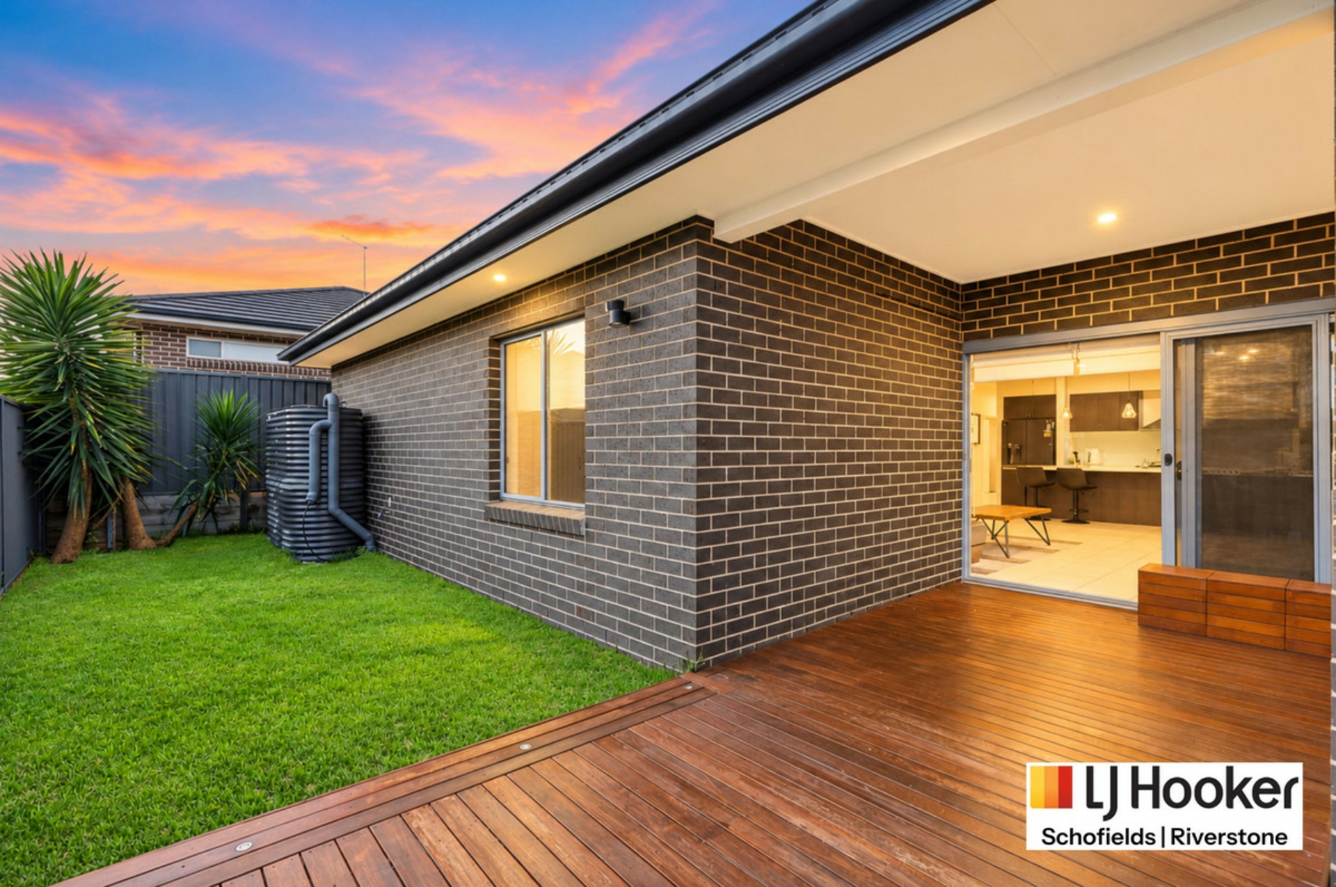 4 Oberon Street — photo 2 of 11
