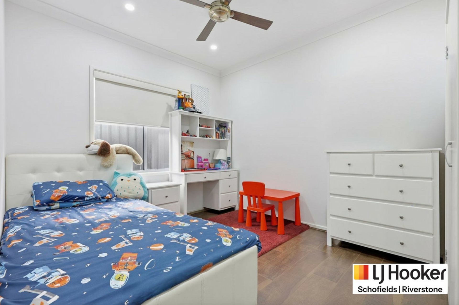 4 Oberon Street — photo 10 of 11