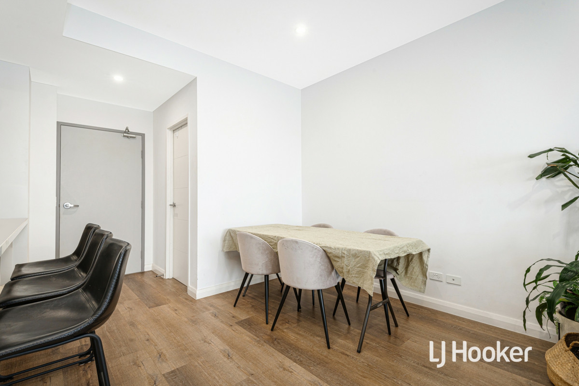 308/75A Grima Street — photo 3 of 11