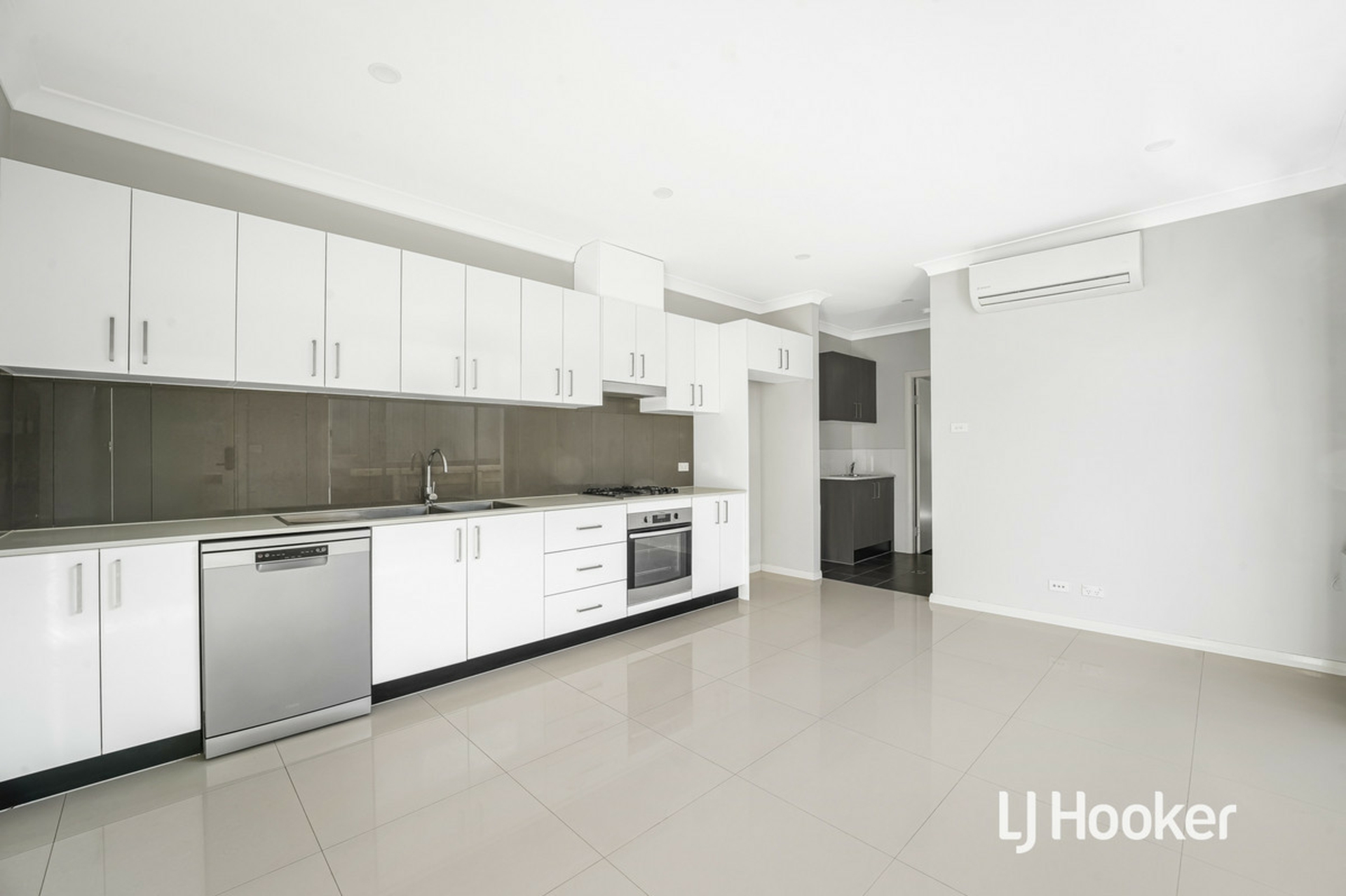 34D Station Street — photo from LJ Hooker Schofields | Riverstone