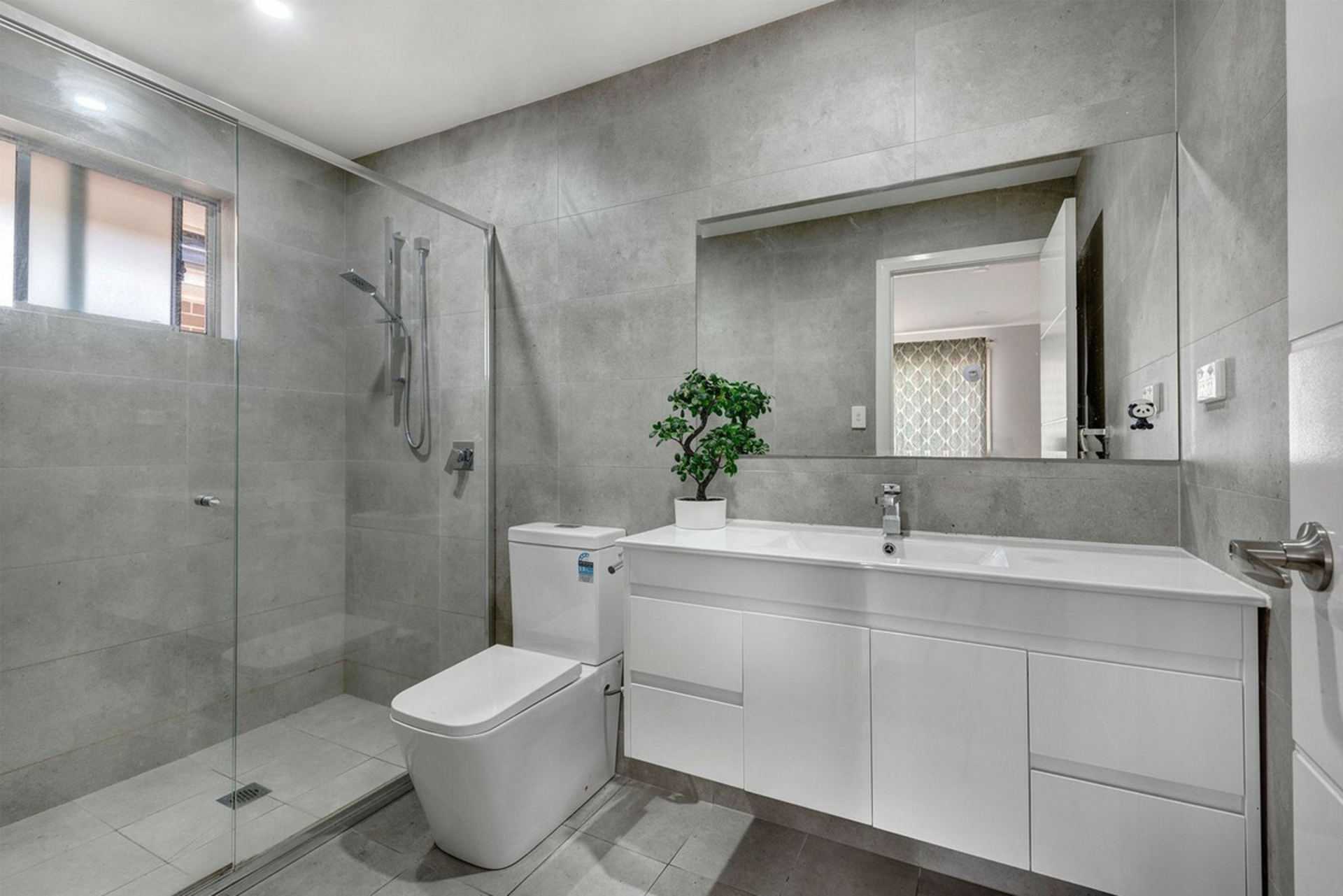 97 Cranbourne Street — photo 6 of 7