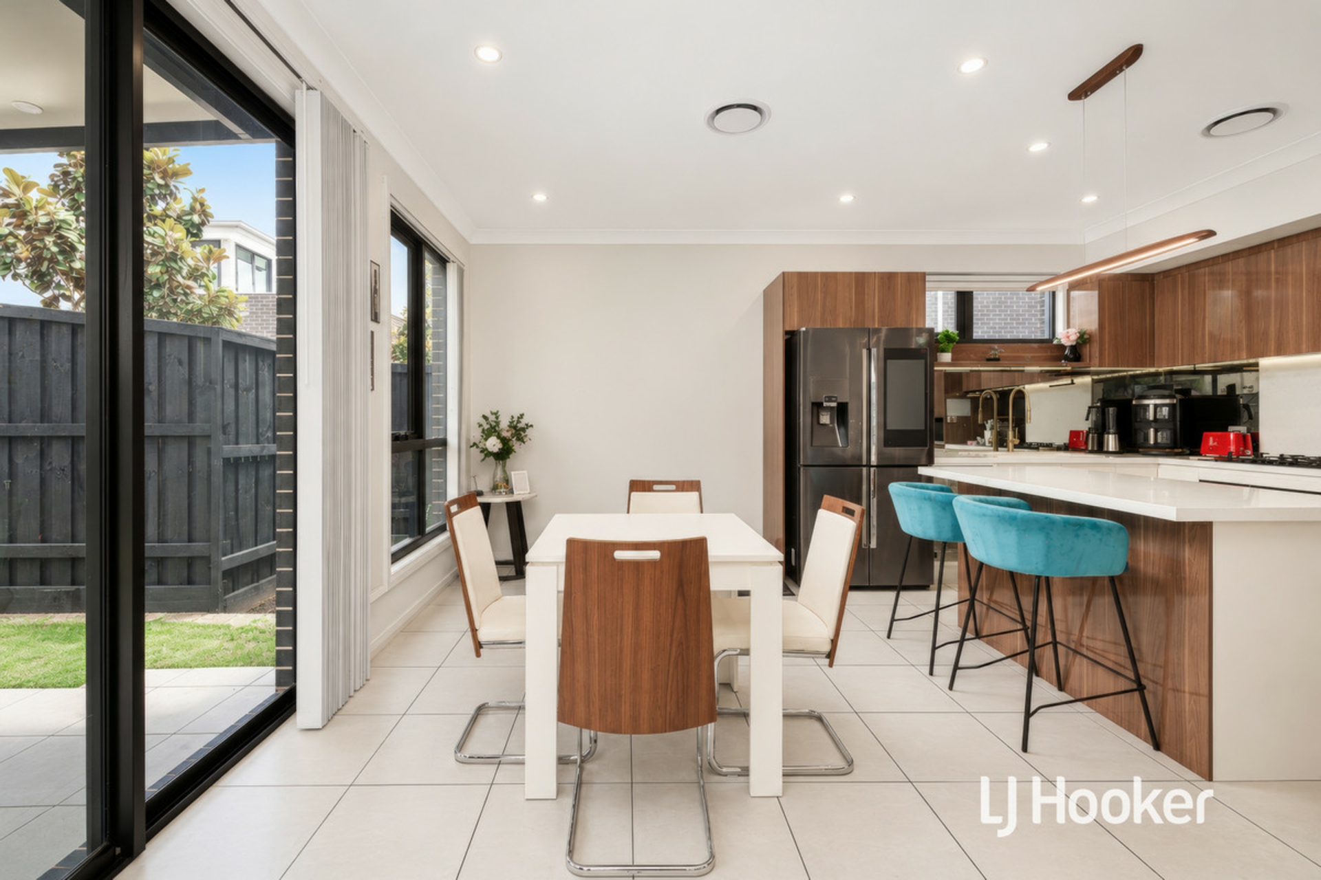 41 Hazelwood Avenue — photo 4 of 14