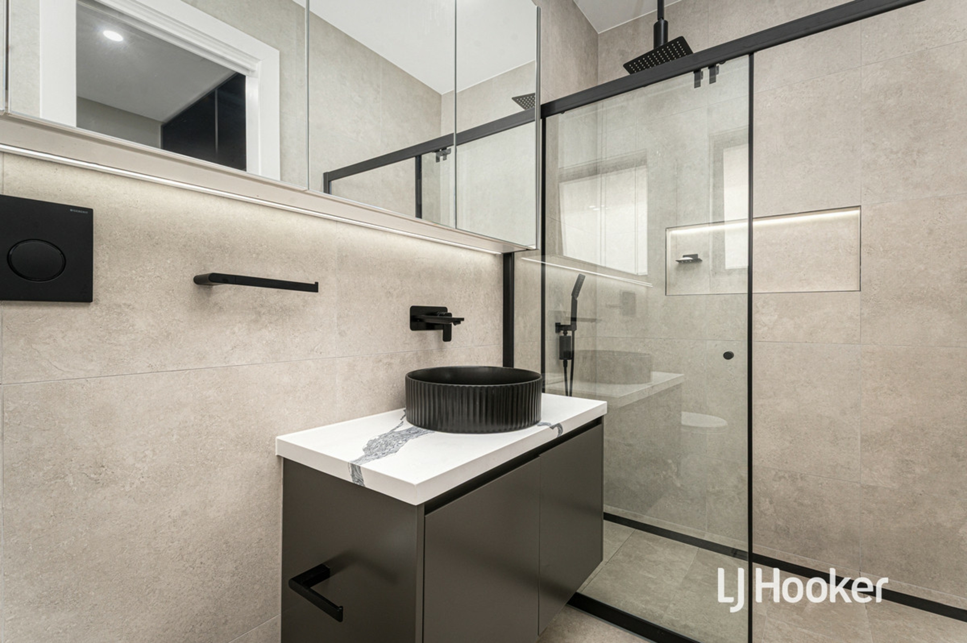 27 Caperbush Street — photo 8 of 13