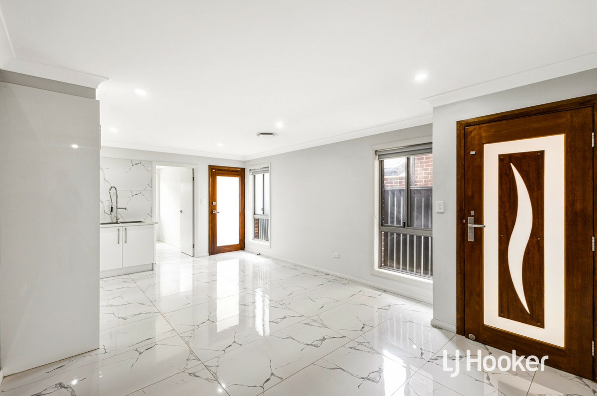 186A Stonecutters Drive — photo 3 of 7