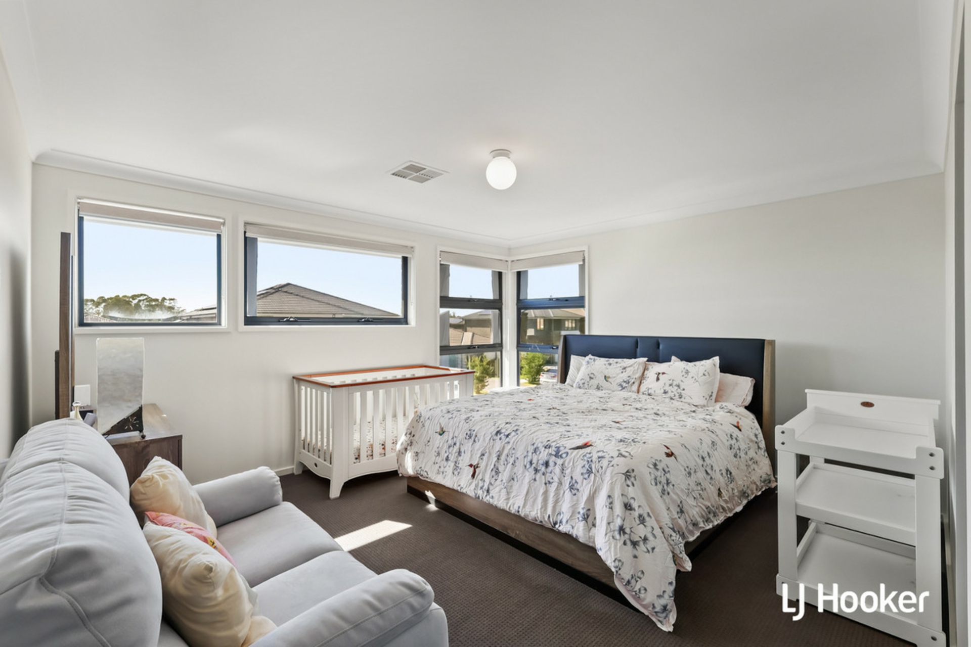 27 Taya Street — photo 4 of 8