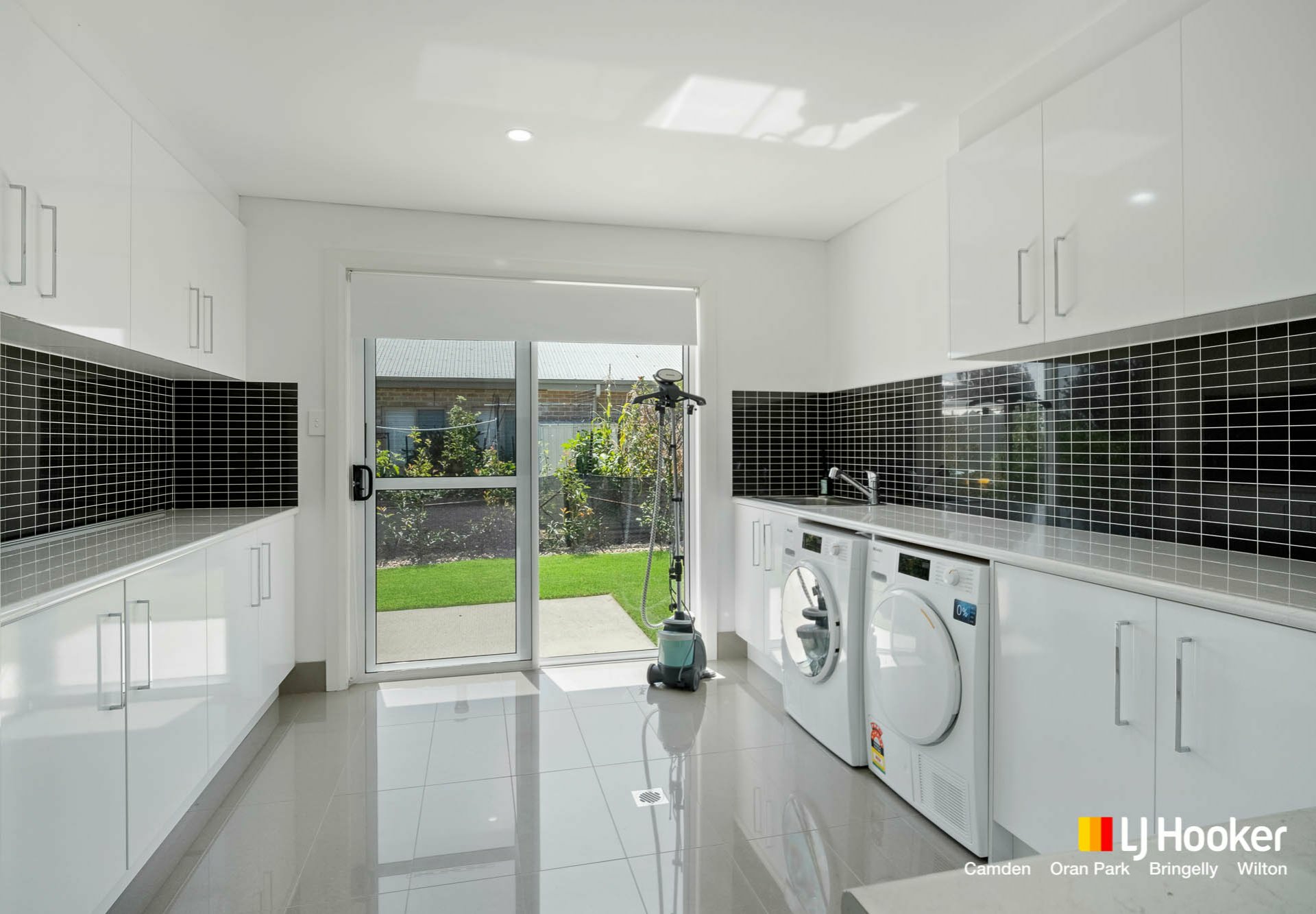 41 Sunnyside Drive, ELLIS LANE