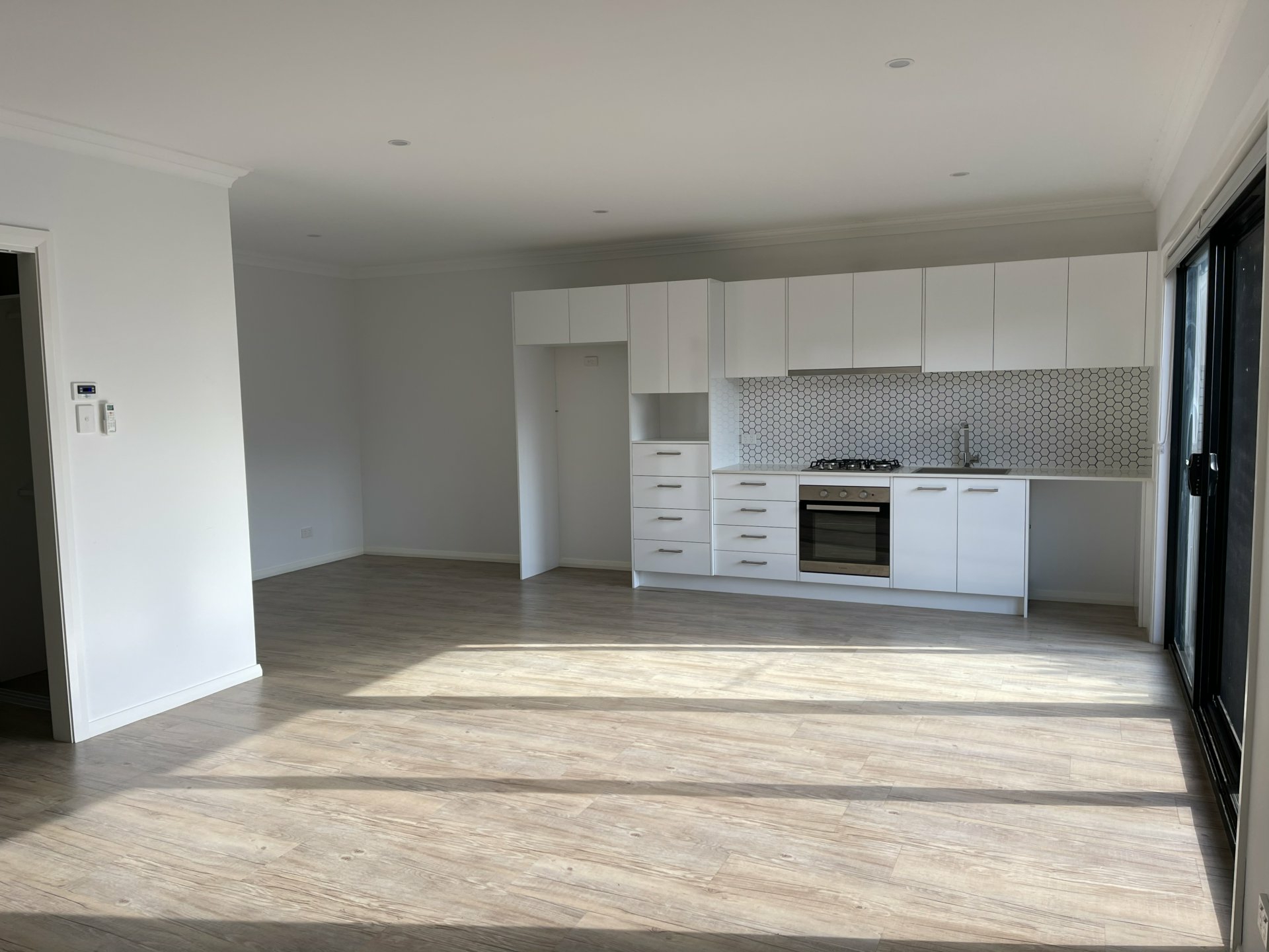 44A Austen Boulevard, SPRING FARM