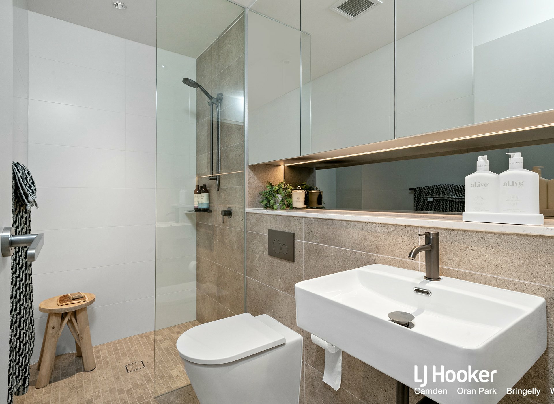 Apartment 207/2 Fordham Way, ORAN PARK