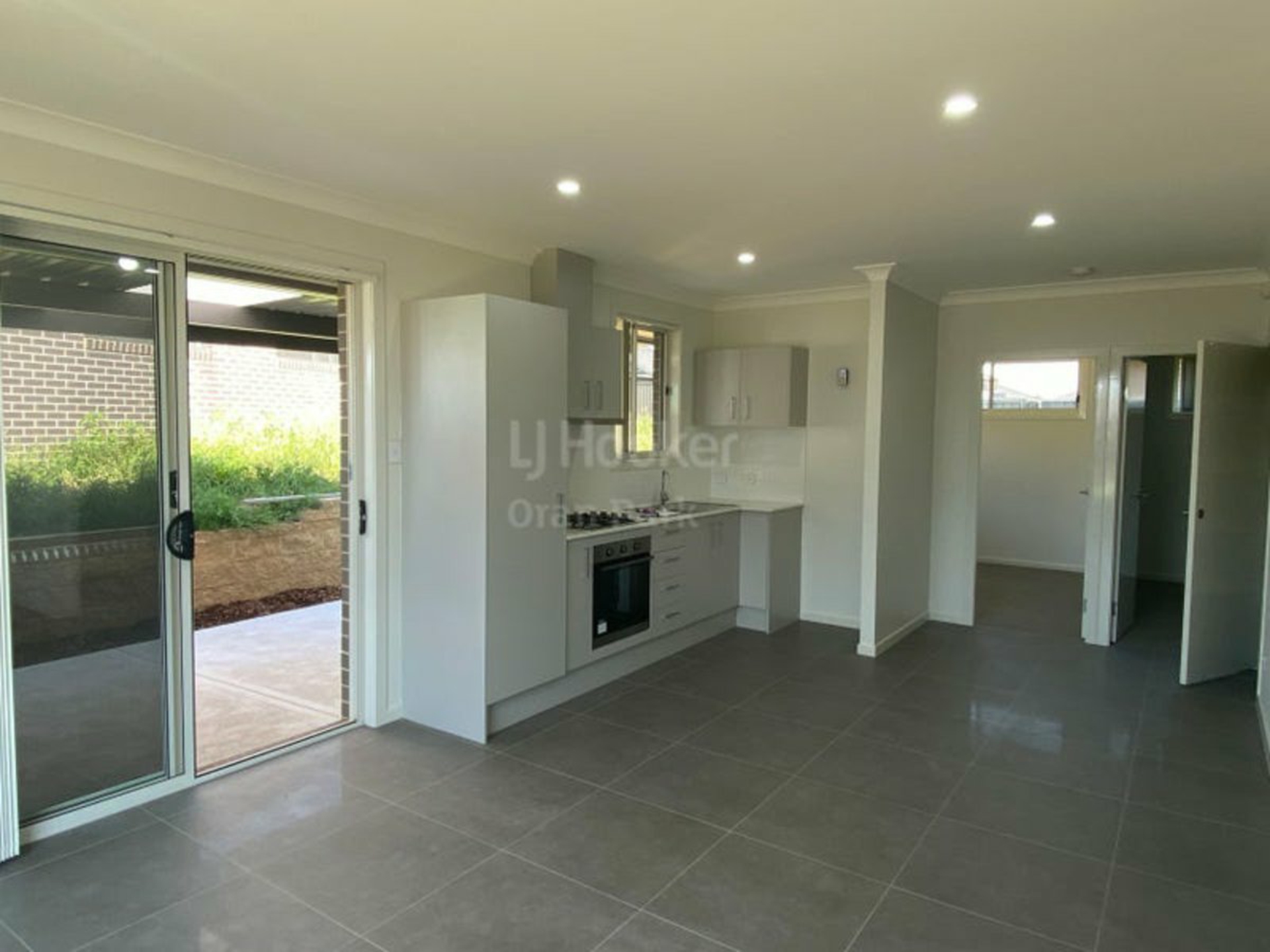 17B Fleece Loop, ORAN PARK