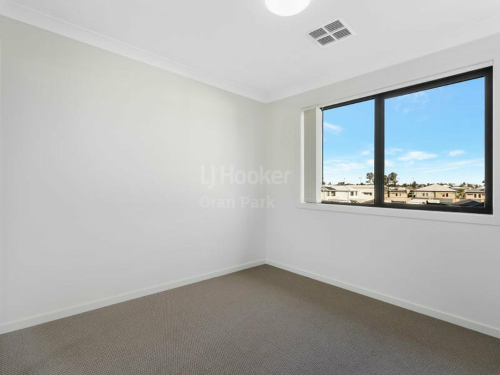 26 Podium Way, ORAN PARK