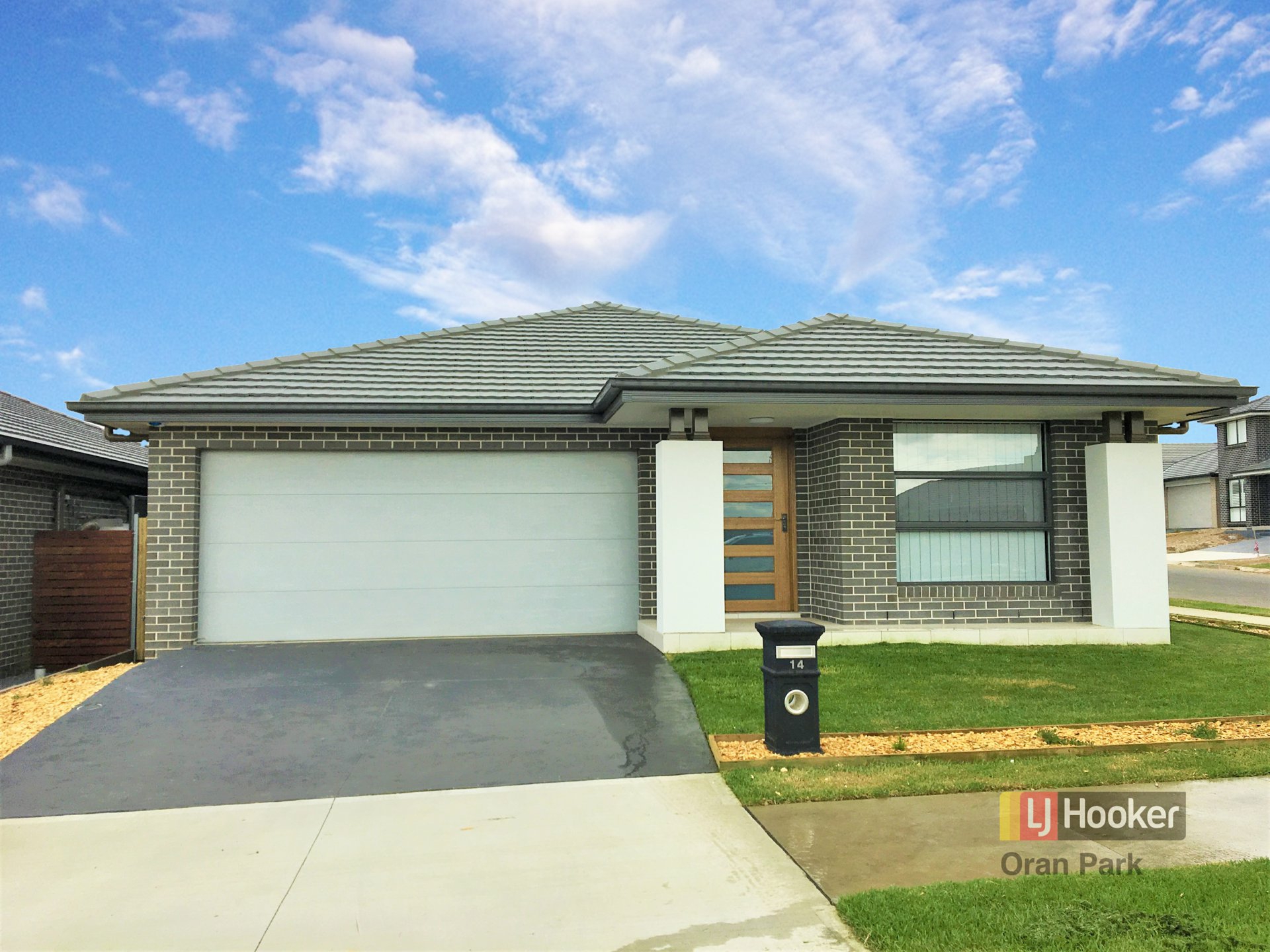 14 Hinton Loop, ORAN PARK
