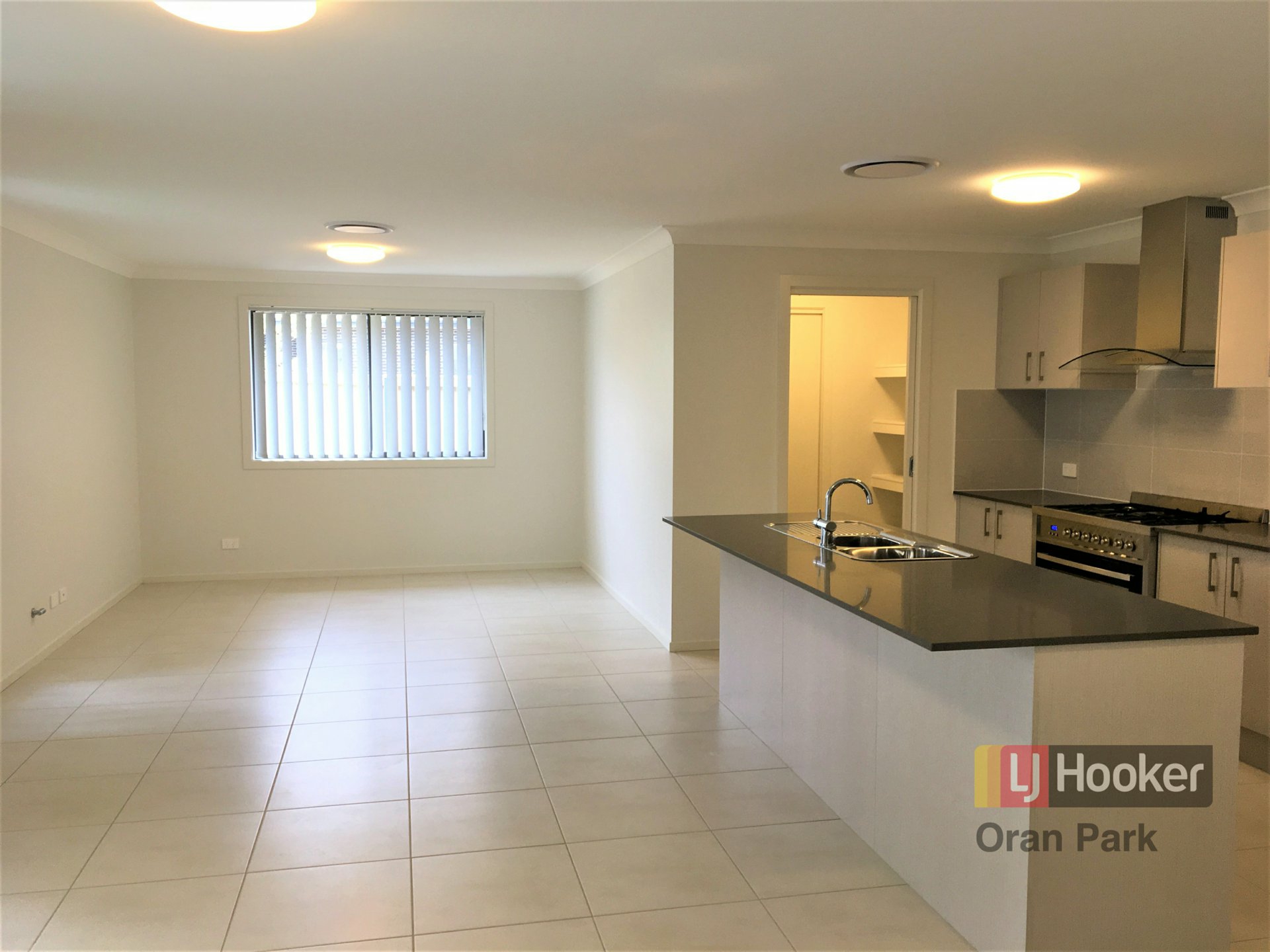 14 Hinton Loop, ORAN PARK