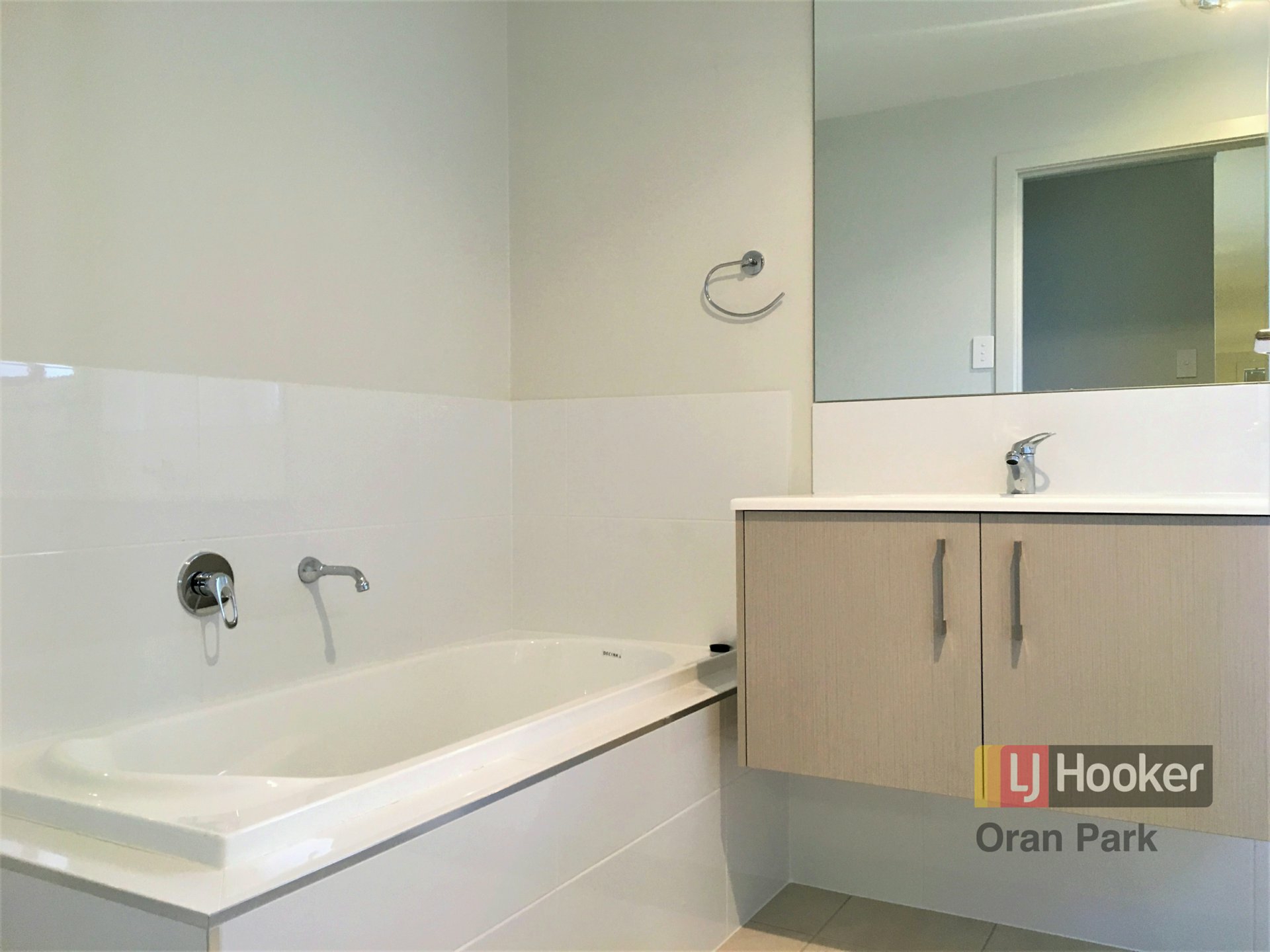 14 Hinton Loop, ORAN PARK