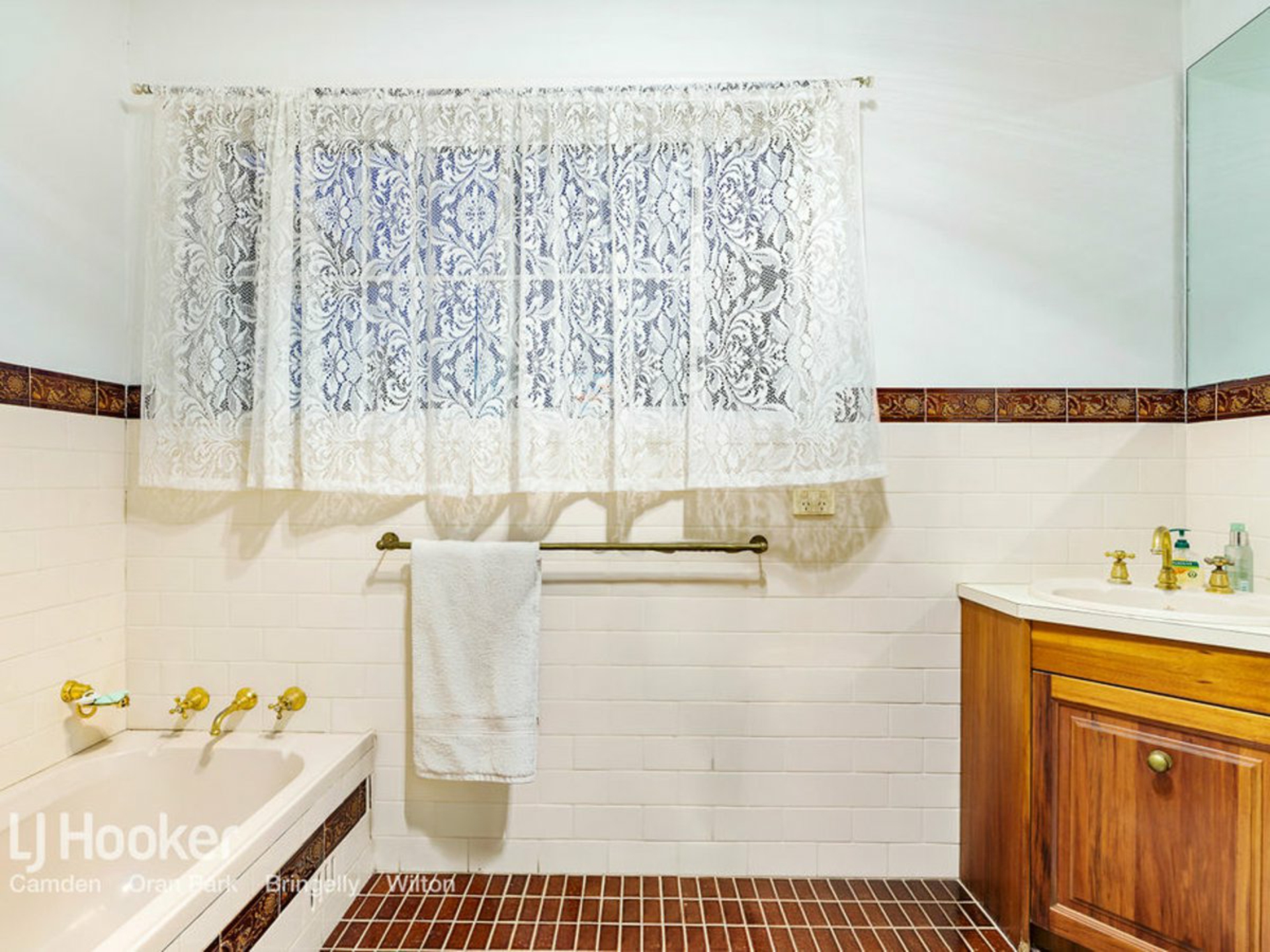 34 Colonel Pye Drive, COBBITTY