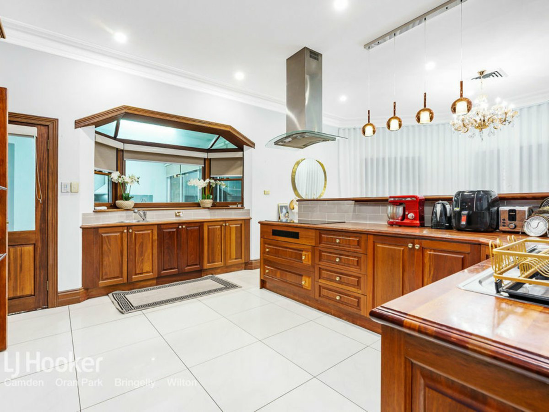115 Huntingdale Drive, DENHAM COURT
