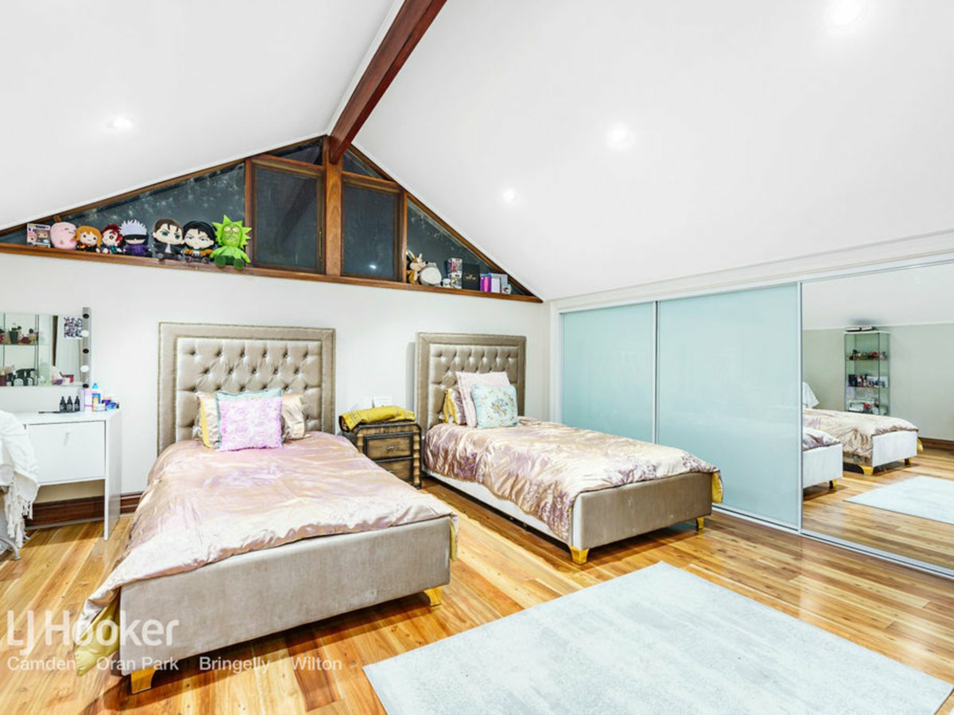 115 Huntingdale Drive, DENHAM COURT