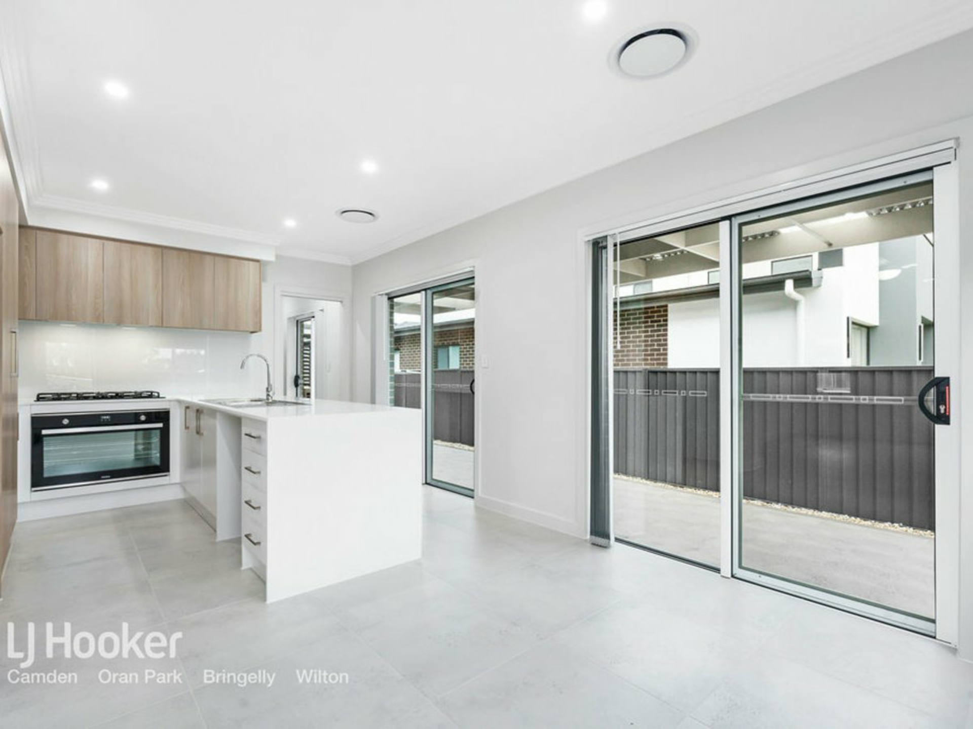 2b Cowra Place, GREGORY HILLS