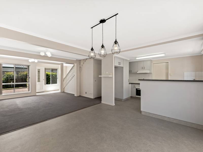 2/19A Gladstone Street, NEWTOWN