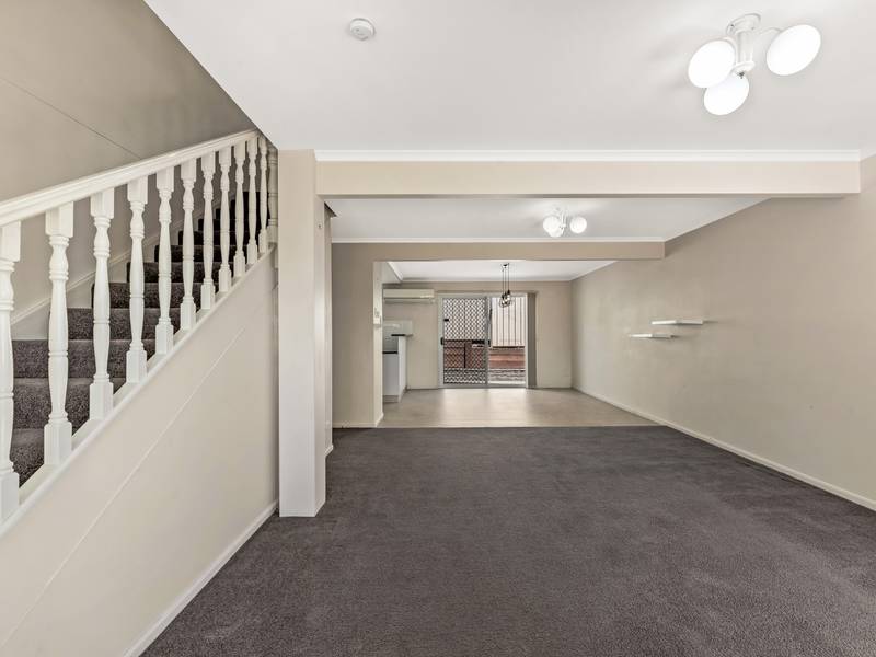 2/19A Gladstone Street, NEWTOWN