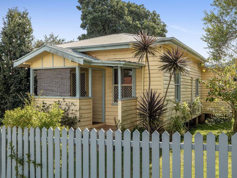 15 Mccook Street, South Toowoomba