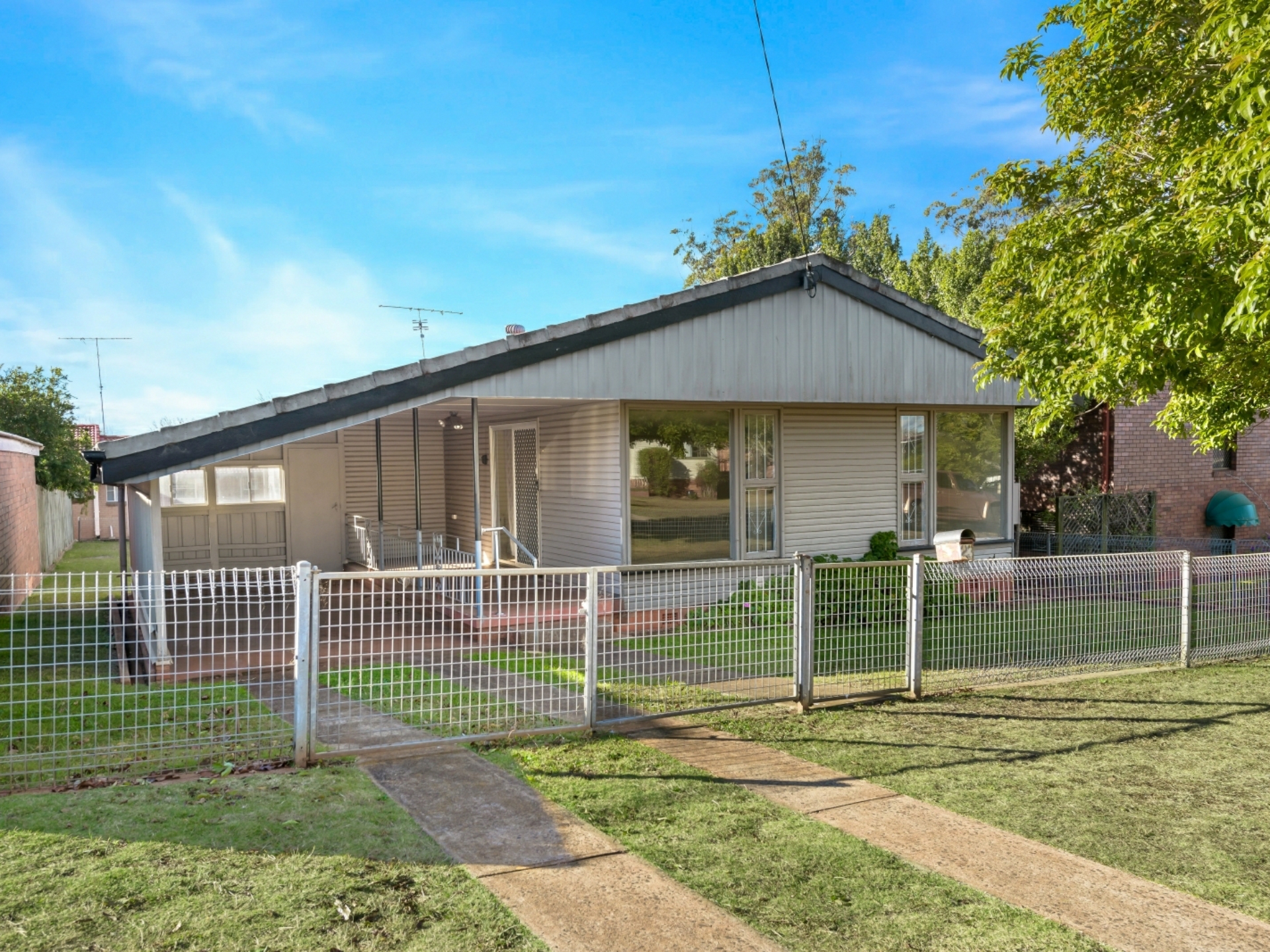 23 Hunter Street Centenary Heights QLD