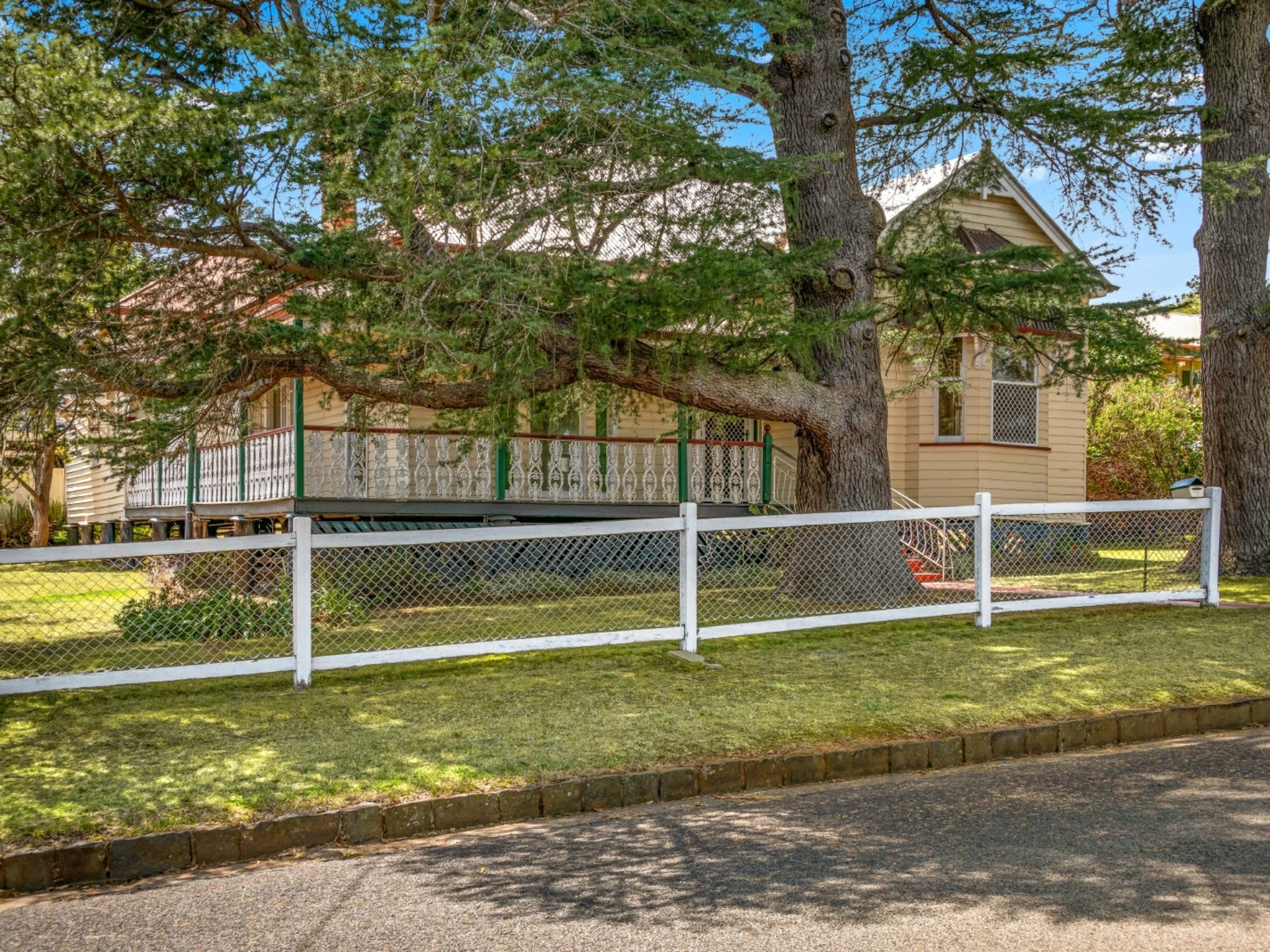 7 Stirling Street, EAST TOOWOOMBA