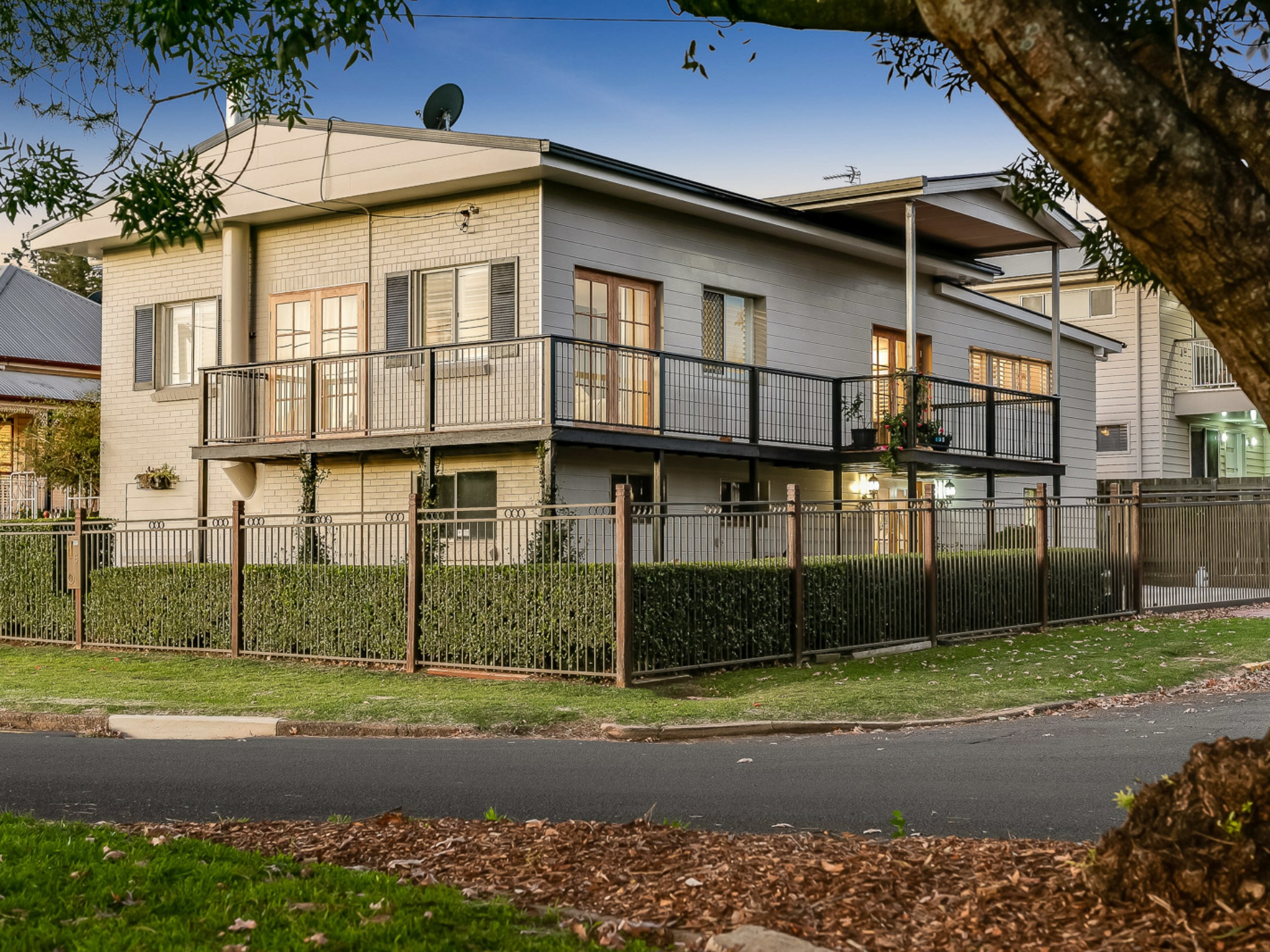 6 Burstow Street East Toowoomba QLD