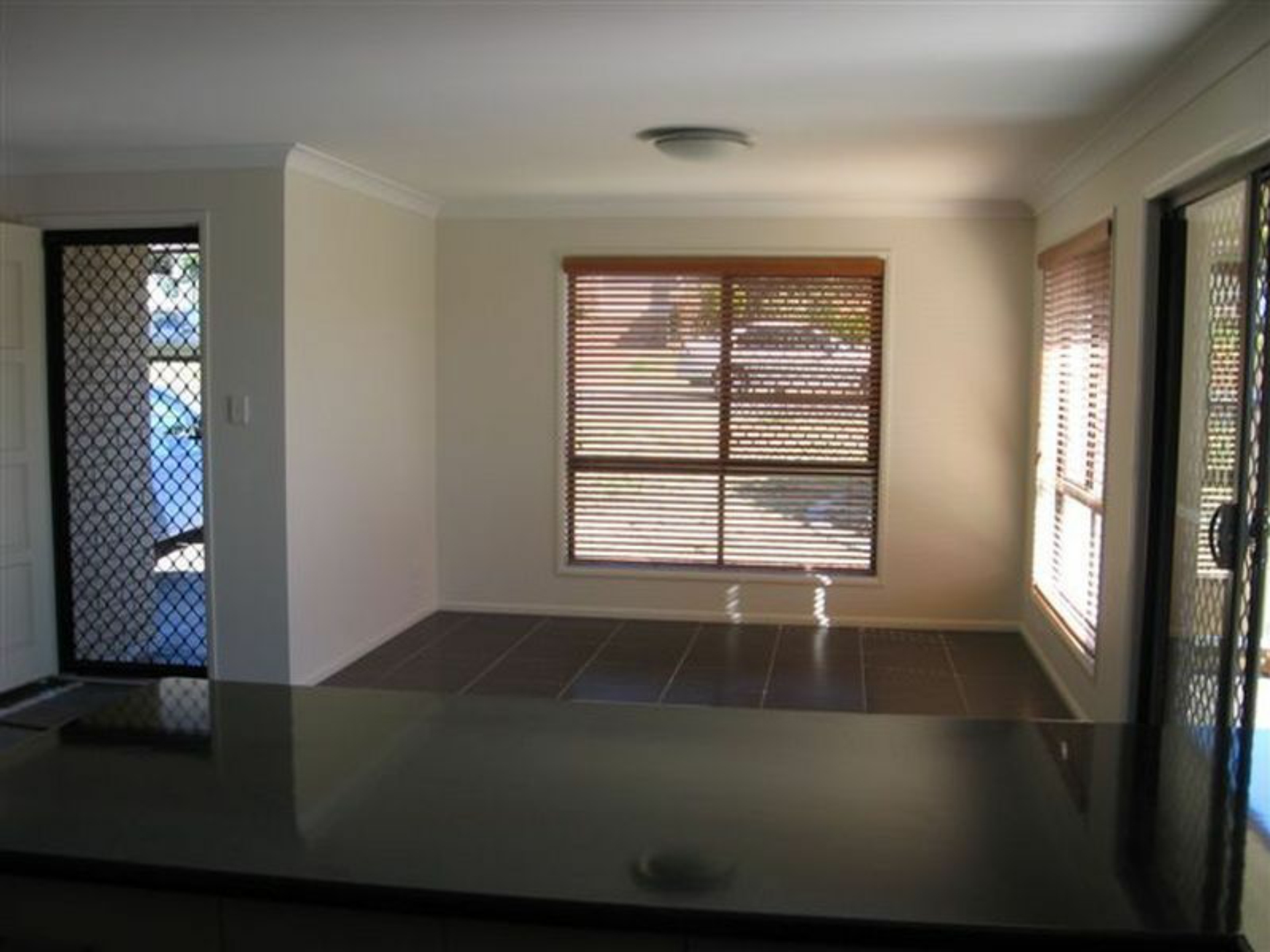 1/10 Hoey Street, KEARNEYS SPRING