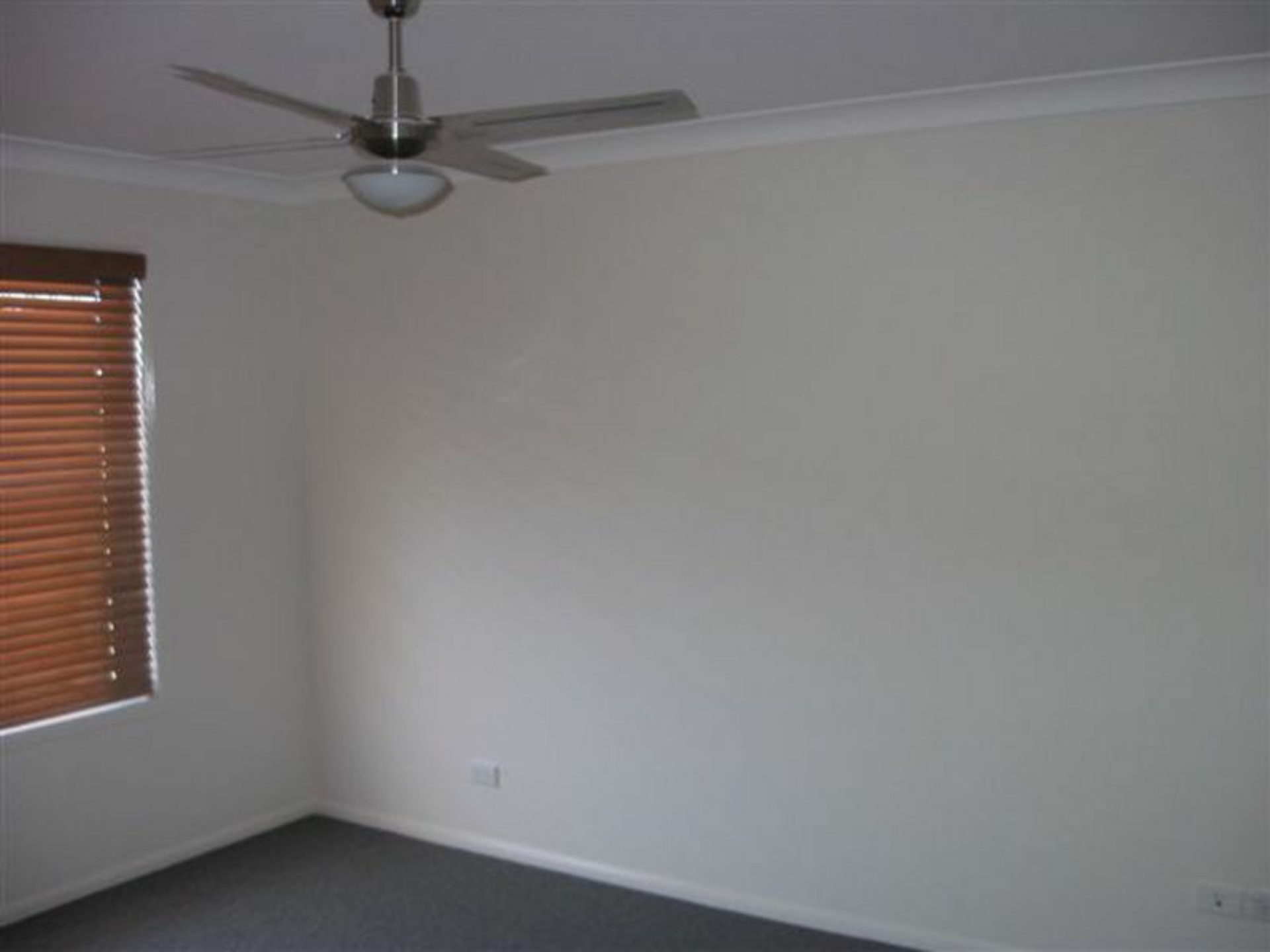 1/10 Hoey Street, KEARNEYS SPRING