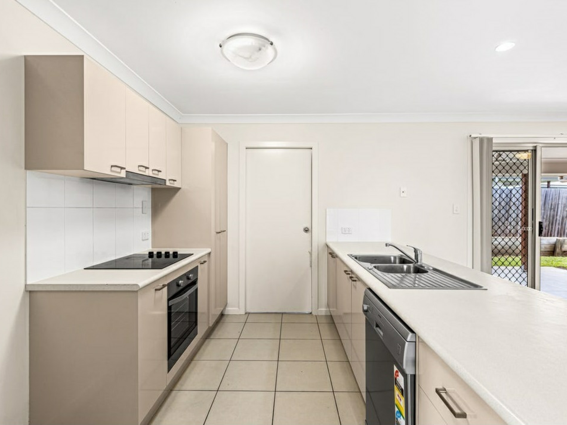 12 Lila Drive, COTSWOLD HILLS