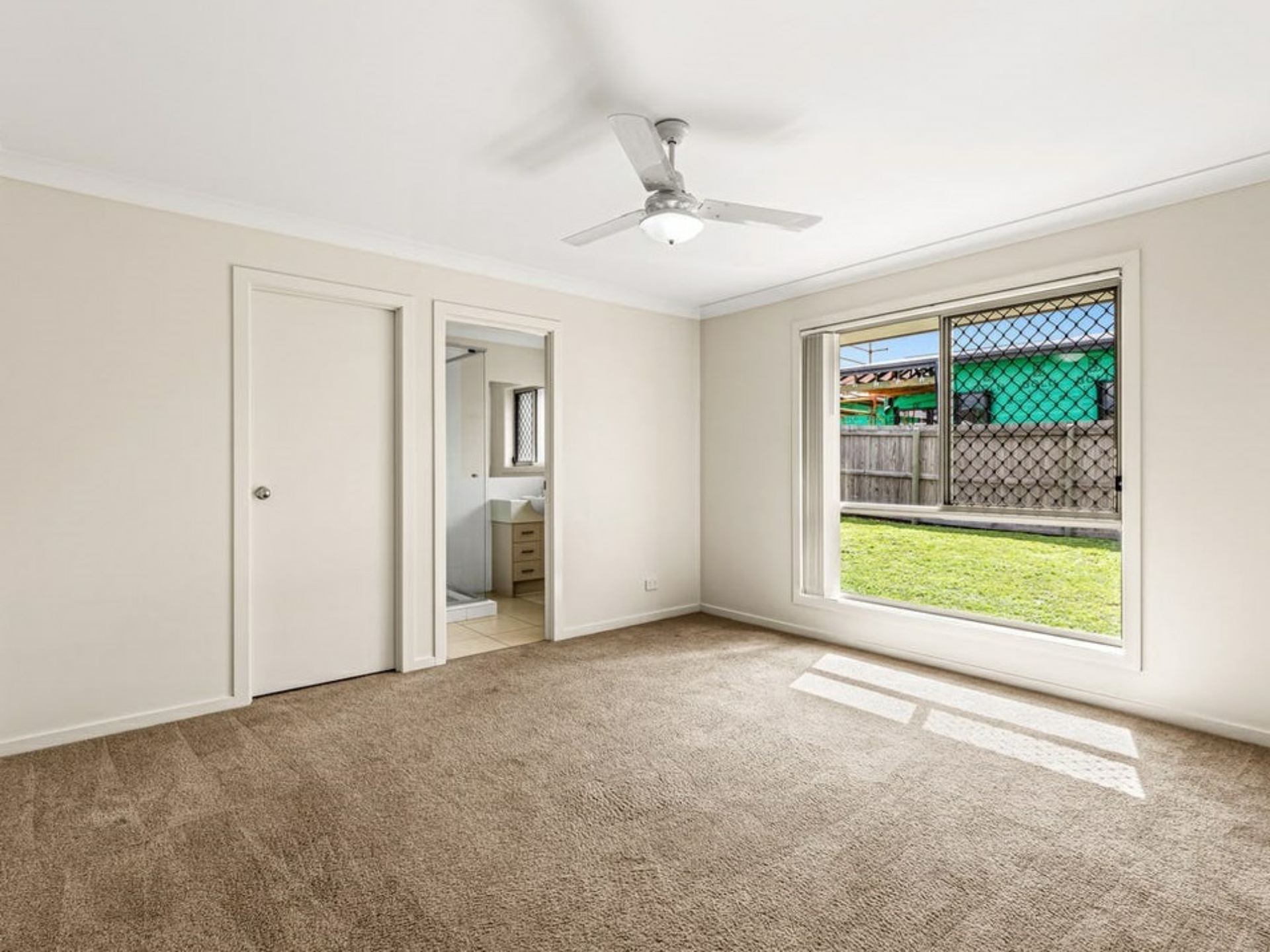 12 Lila Drive, COTSWOLD HILLS