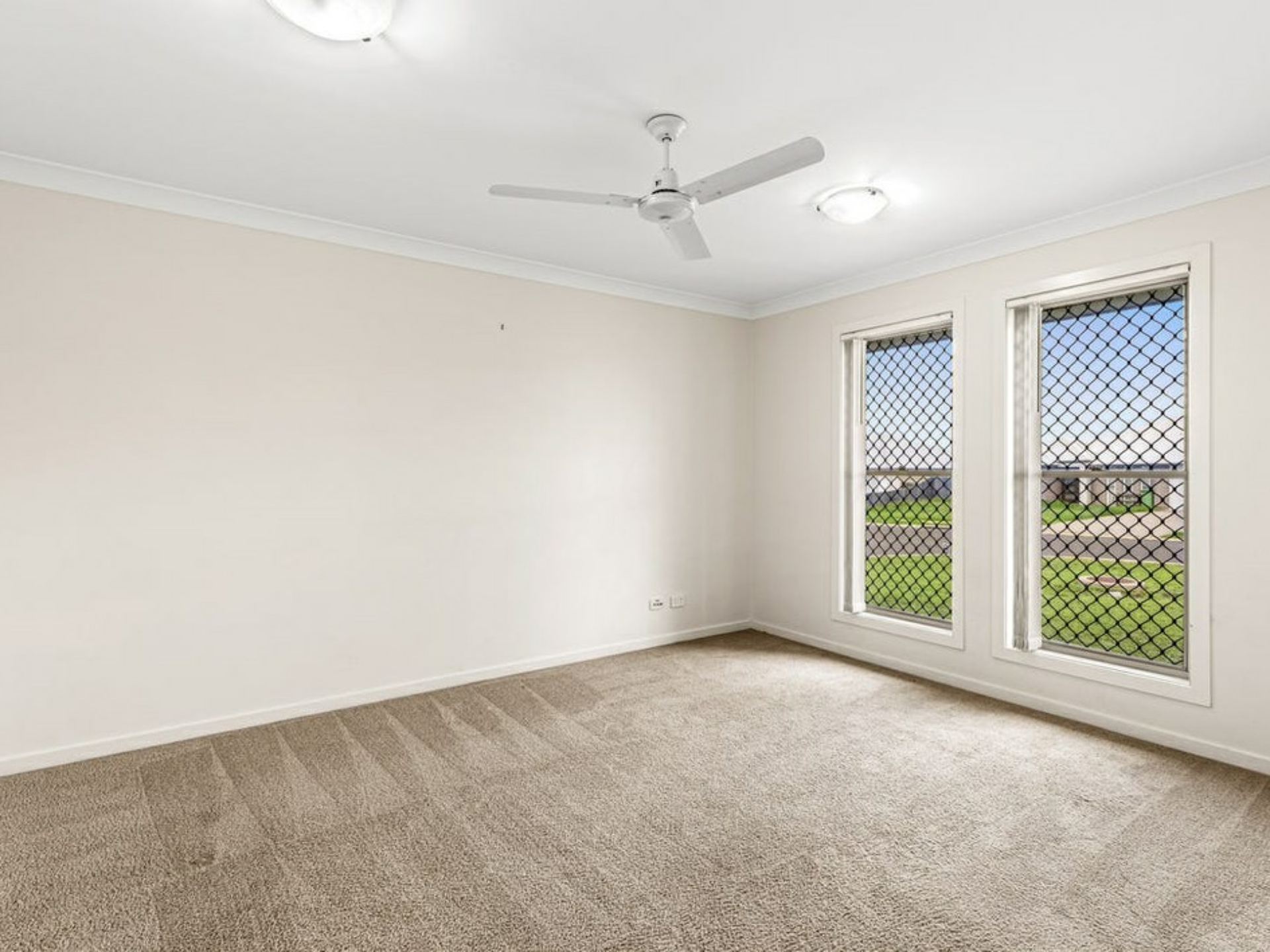 12 Lila Drive, COTSWOLD HILLS