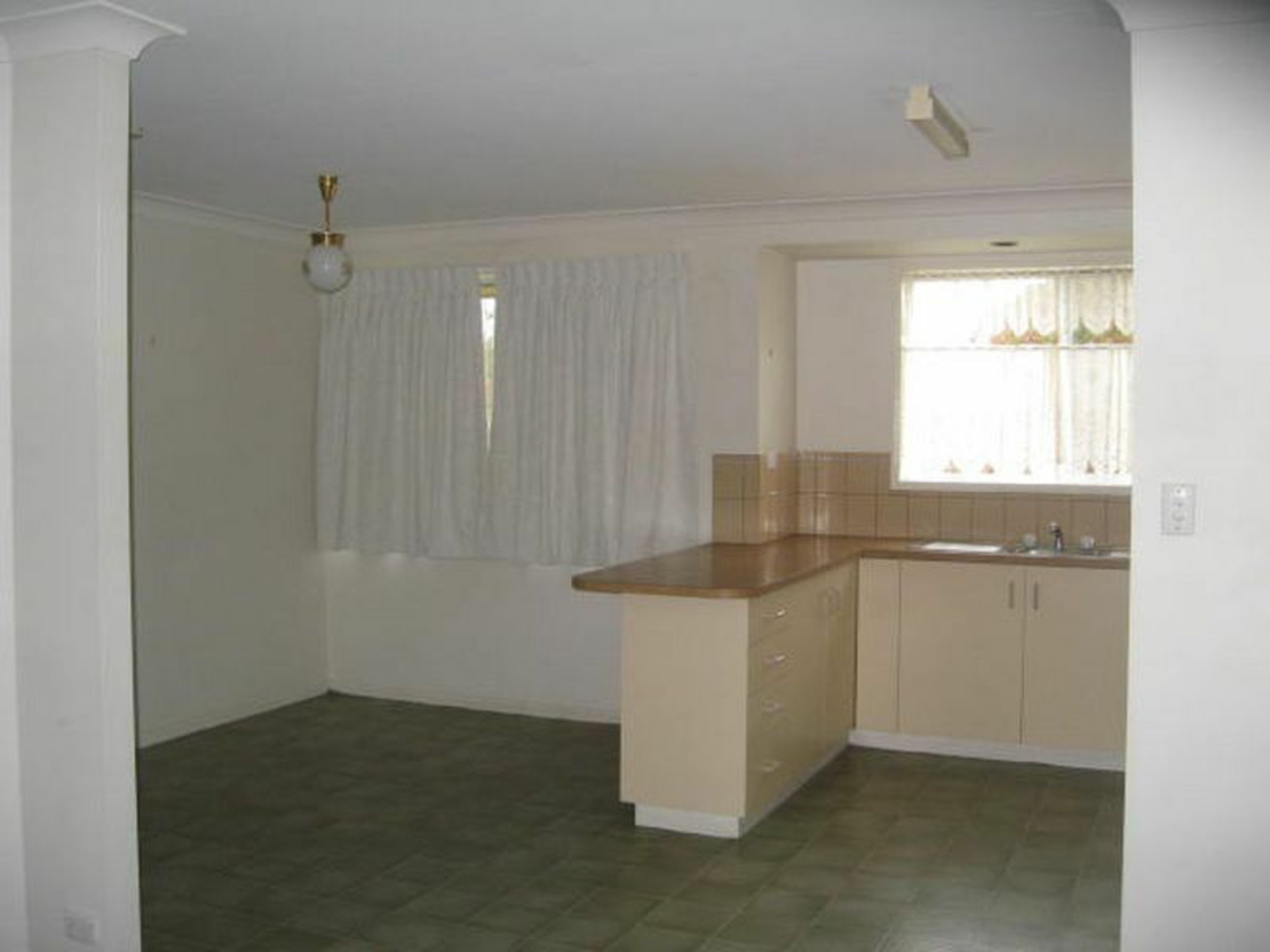 112 Hursley Road, NEWTOWN