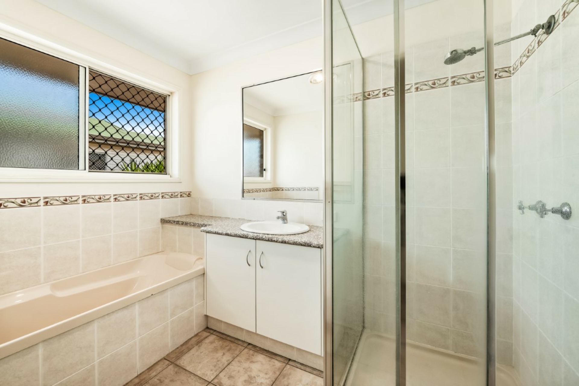 2/4A Blake Street, WILSONTON