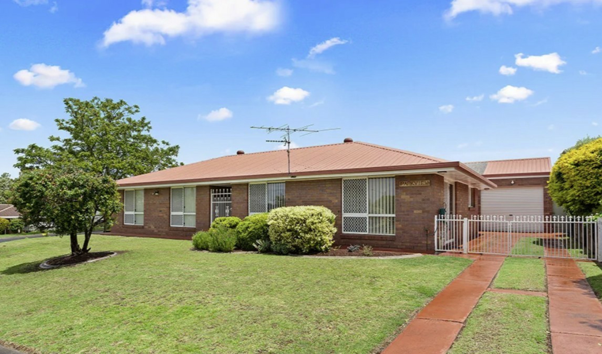 33 Miranda Drive, WILSONTON HEIGHTS