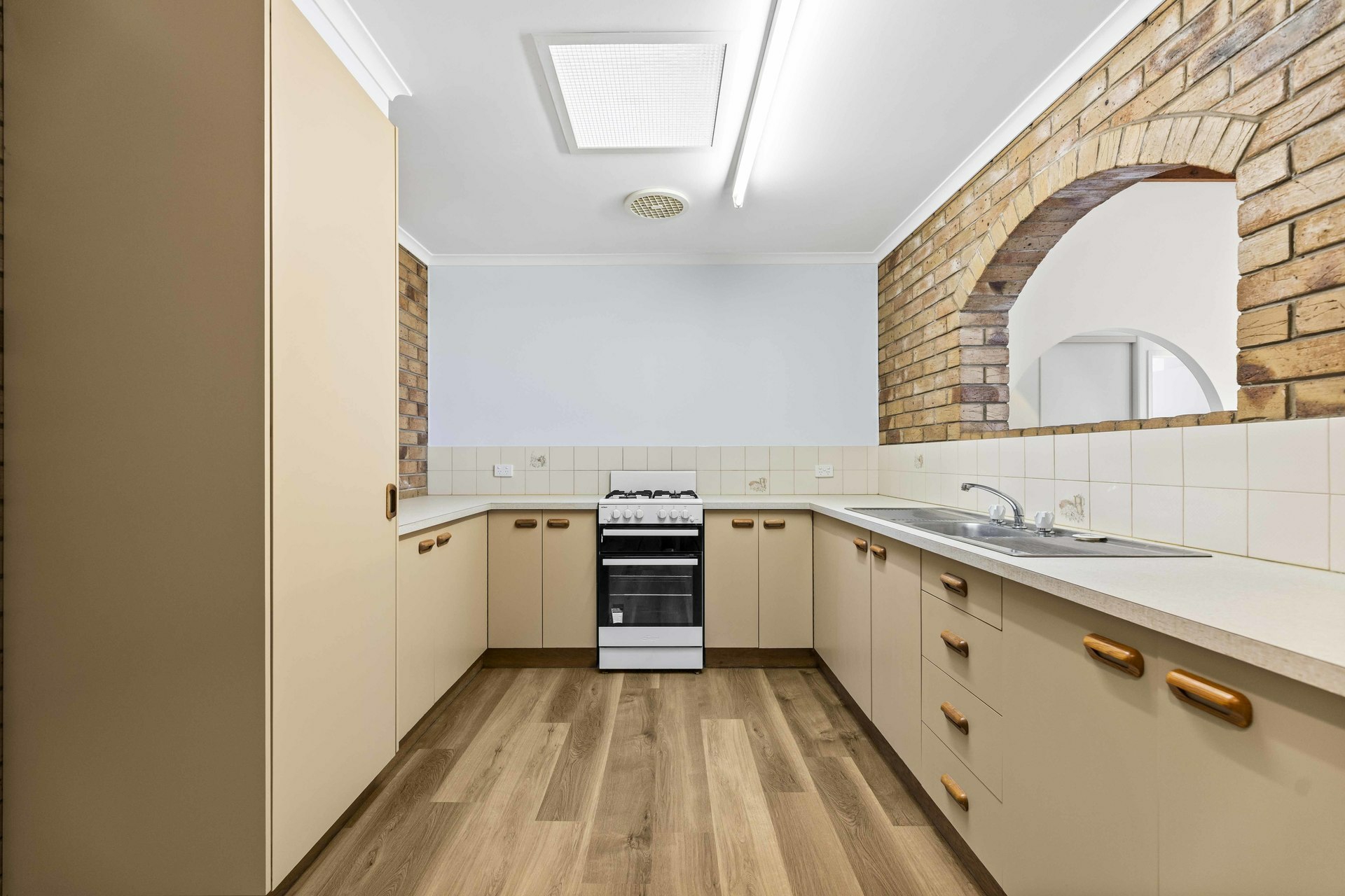 2/16 McIvor Street, KEARNEYS SPRING