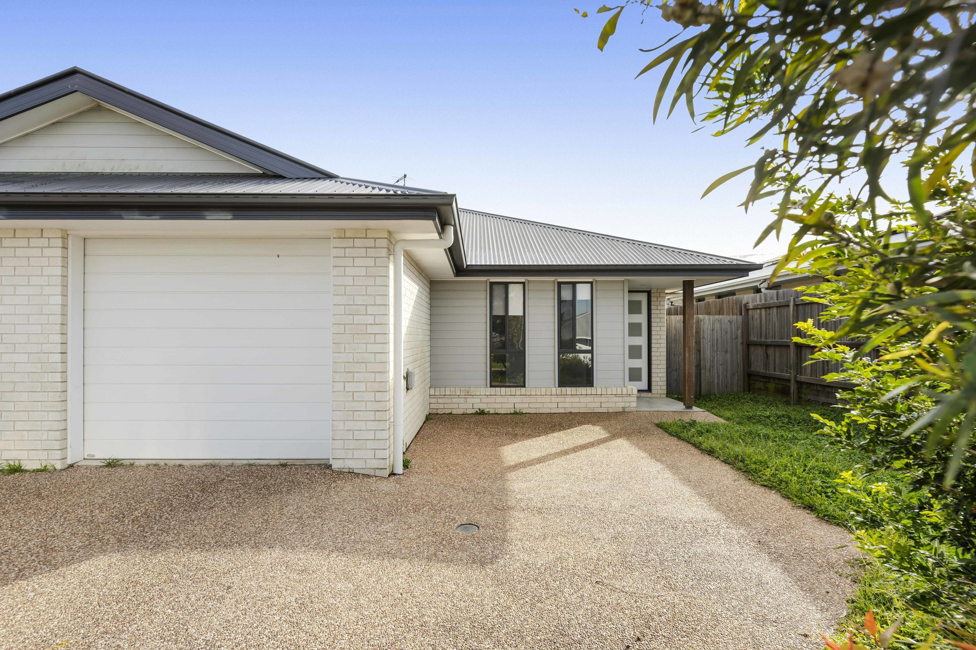2/83 Sanctuary Drive, CRANLEY