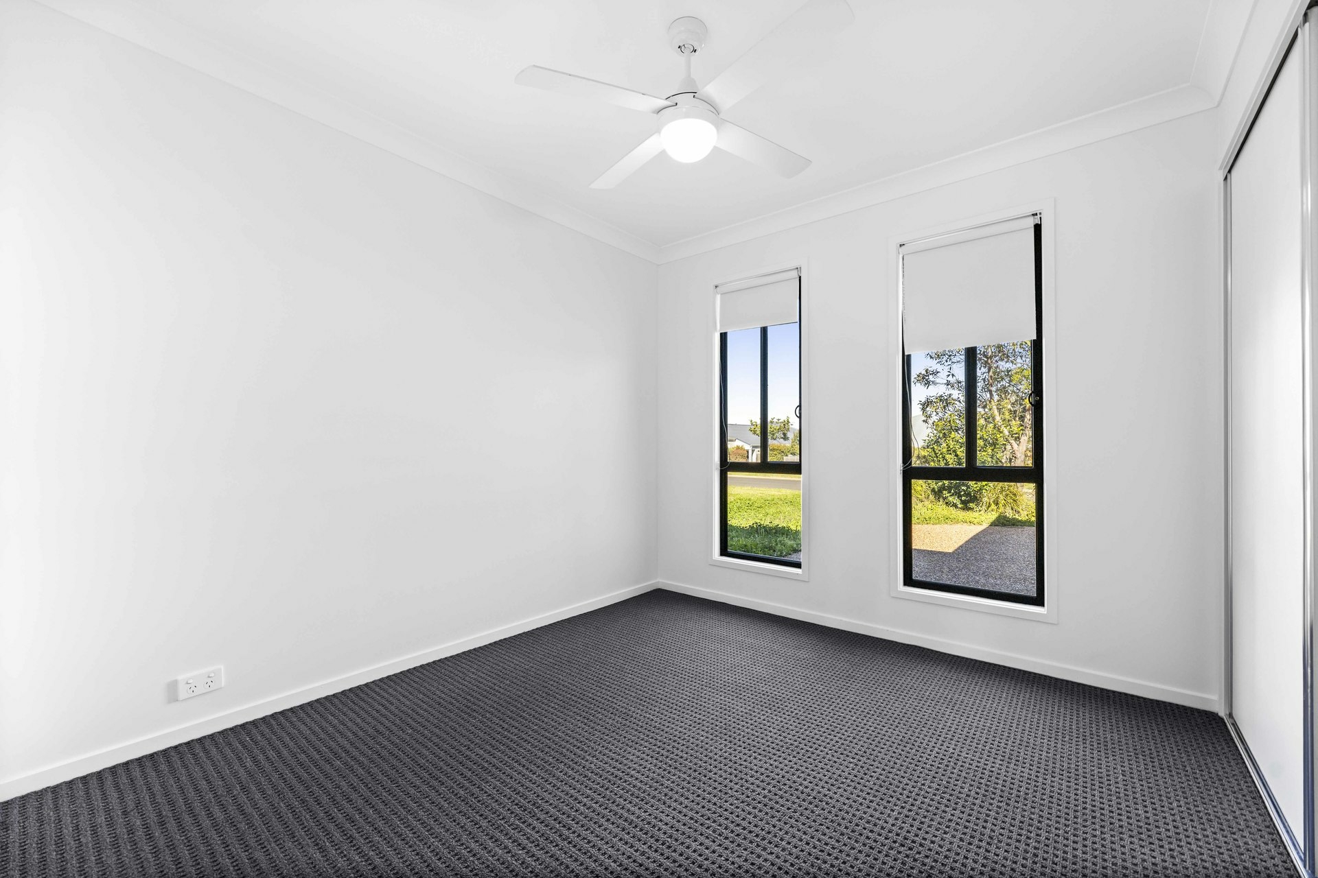 2/83 Sanctuary Drive, CRANLEY