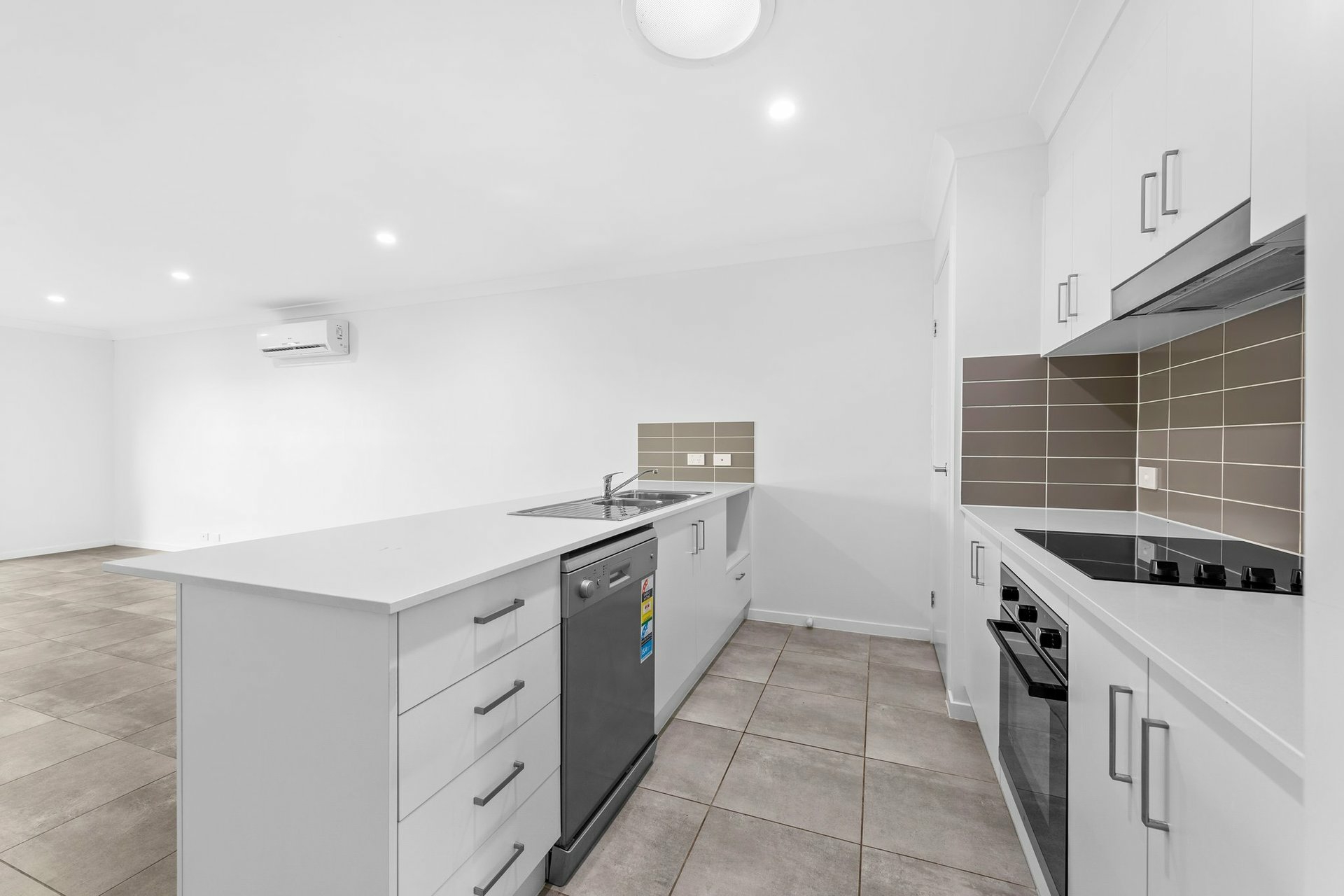 1/83 Sanctuary Drive, CRANLEY