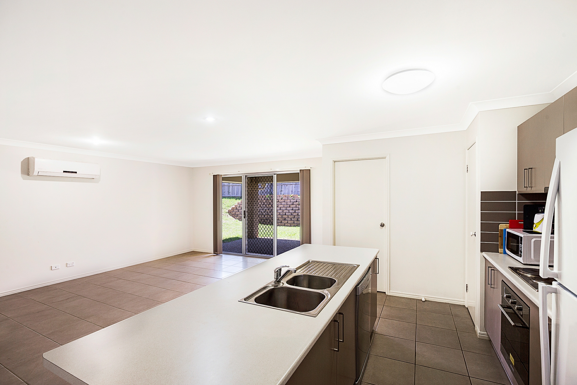 12 McMorrow Street, KEARNEYS SPRING