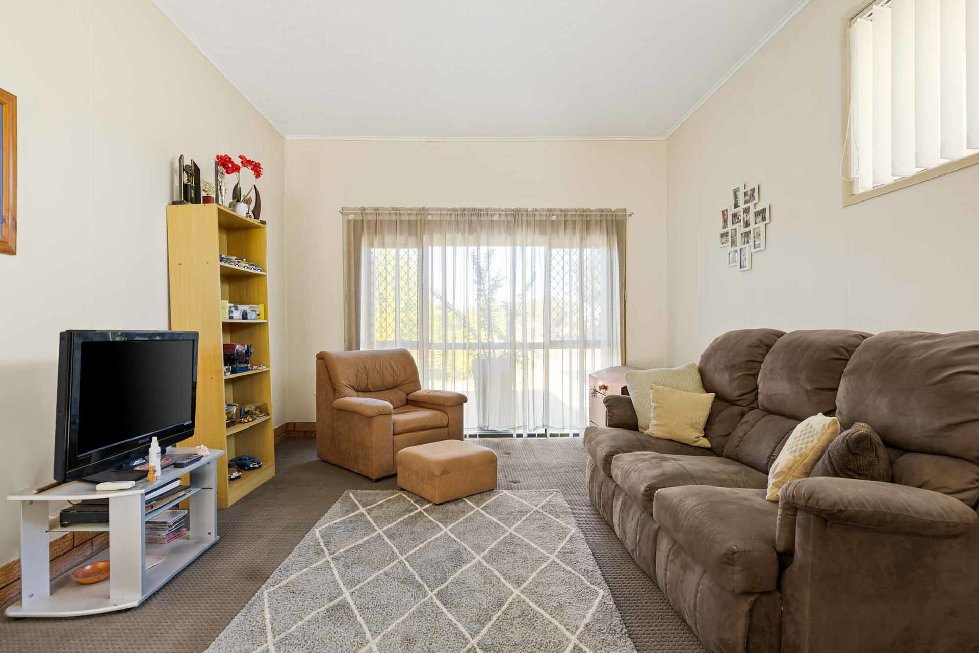 27 Tomkinson Street — photo 10 of 16