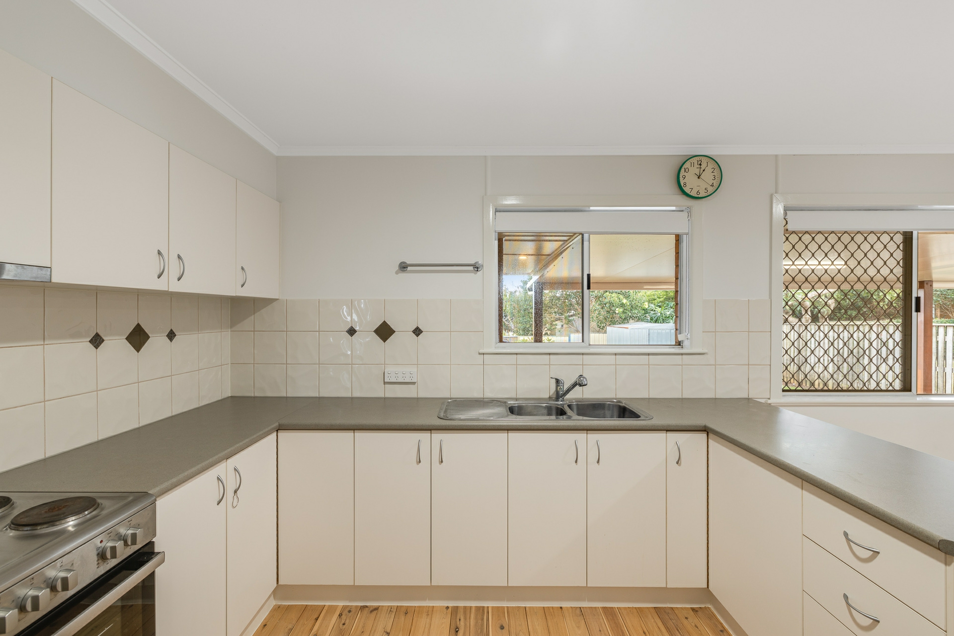 53 Rowbotham Street — photo 4 of 17