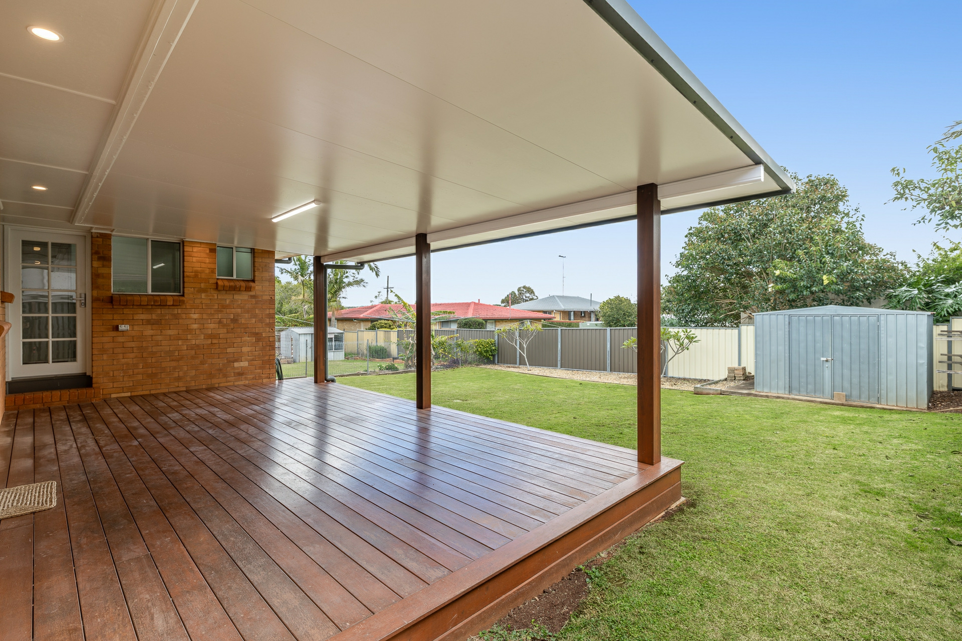 53 Rowbotham Street — photo 16 of 17