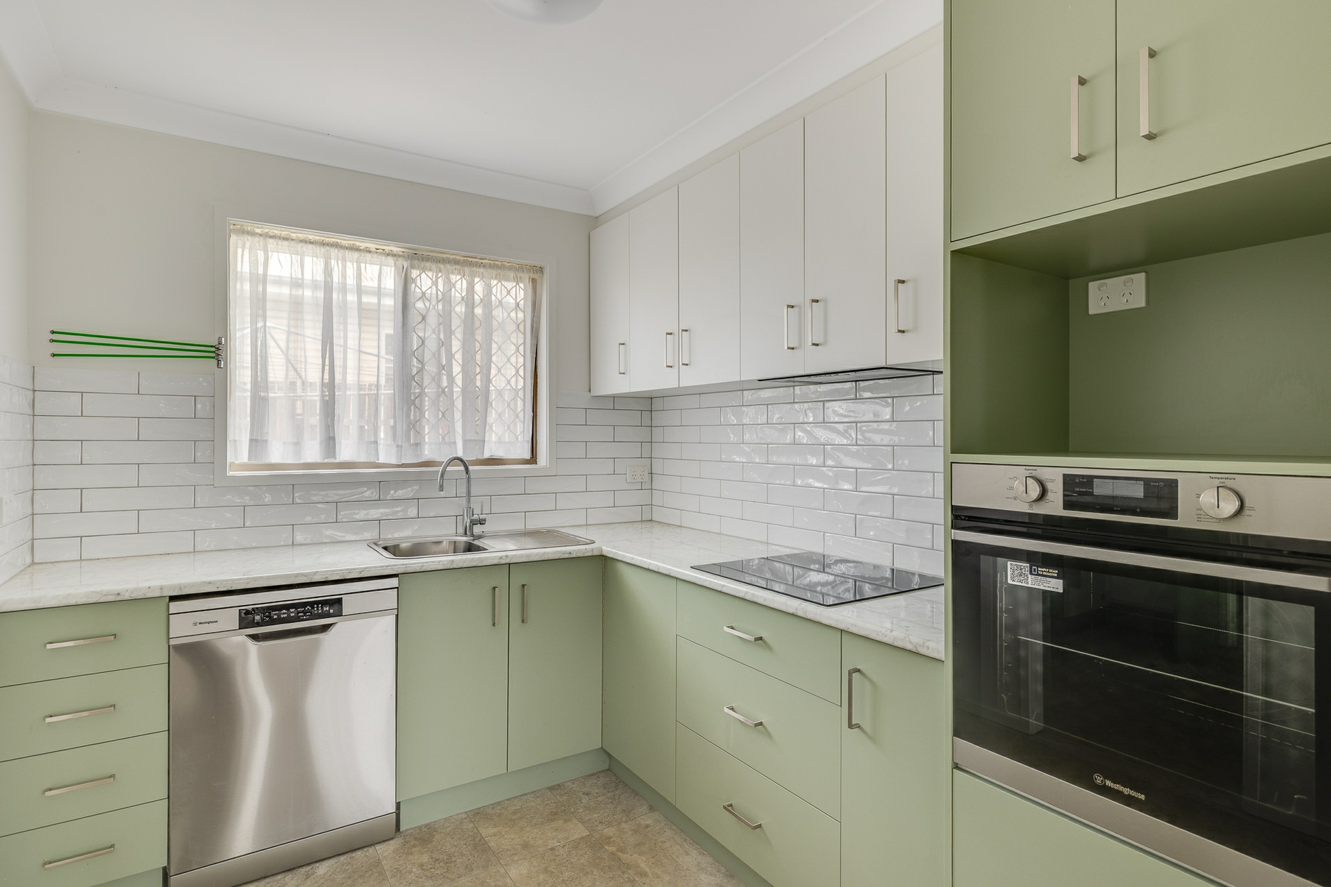 4/7 Stradbroke Street — photo 2 of 10